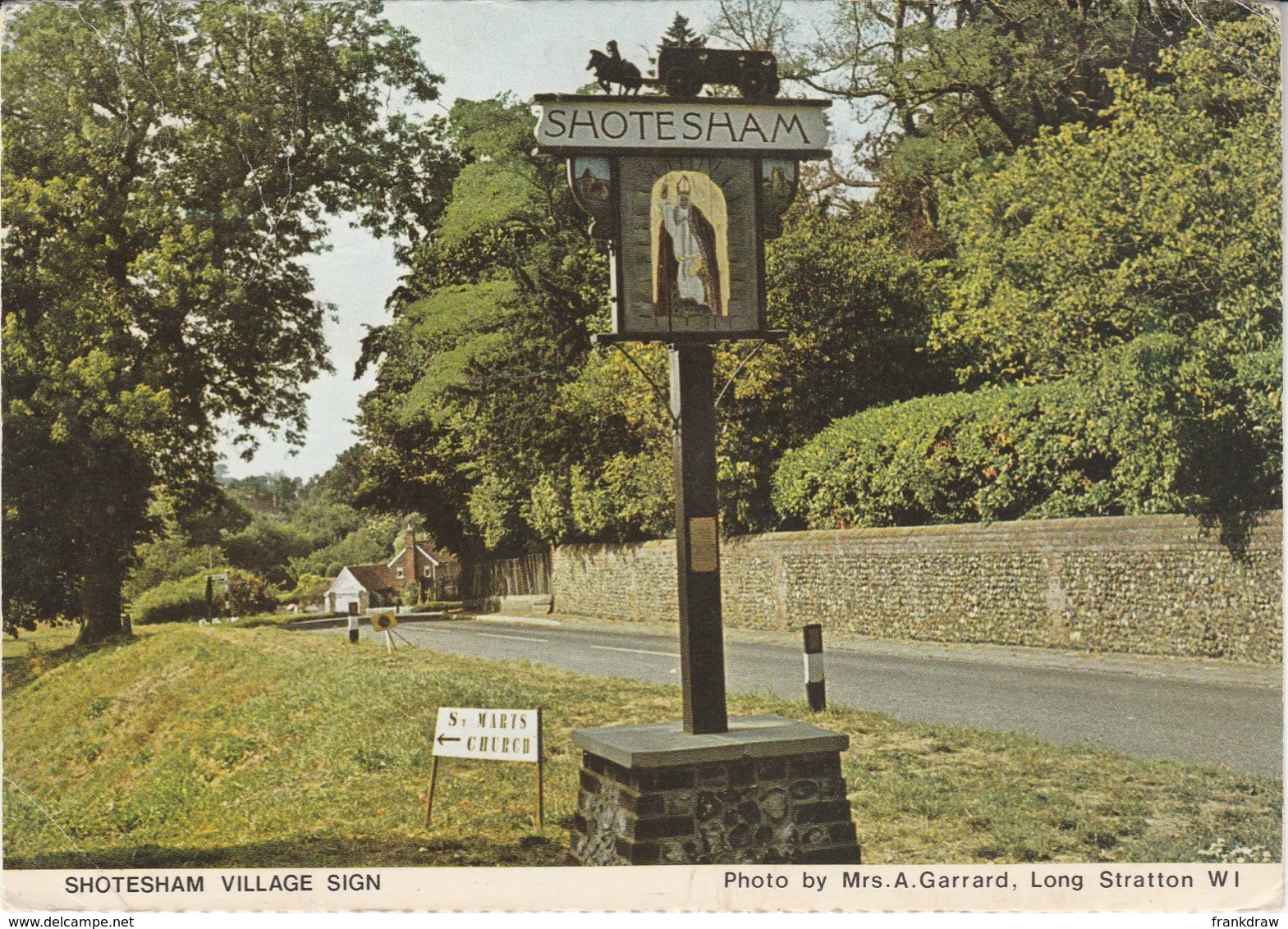 Postcard - Shotesham Village Sign - Photo By Mrs A. Garrard No Card No.. Unused Very Good - Unclassified