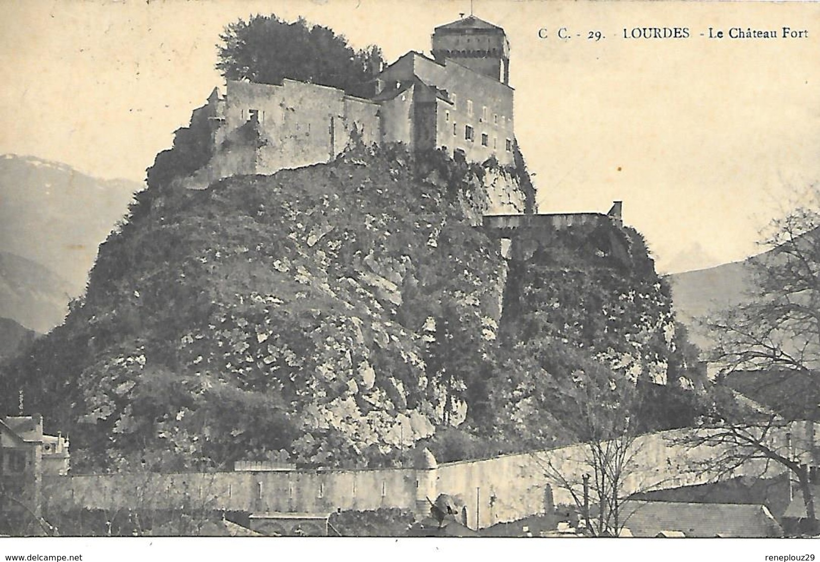 64- Cachet Hôpital Comp N°46 -Palais D'Hiver à Pau Sur CP De Lourdes En 1915 - Guerra Del 1914-18