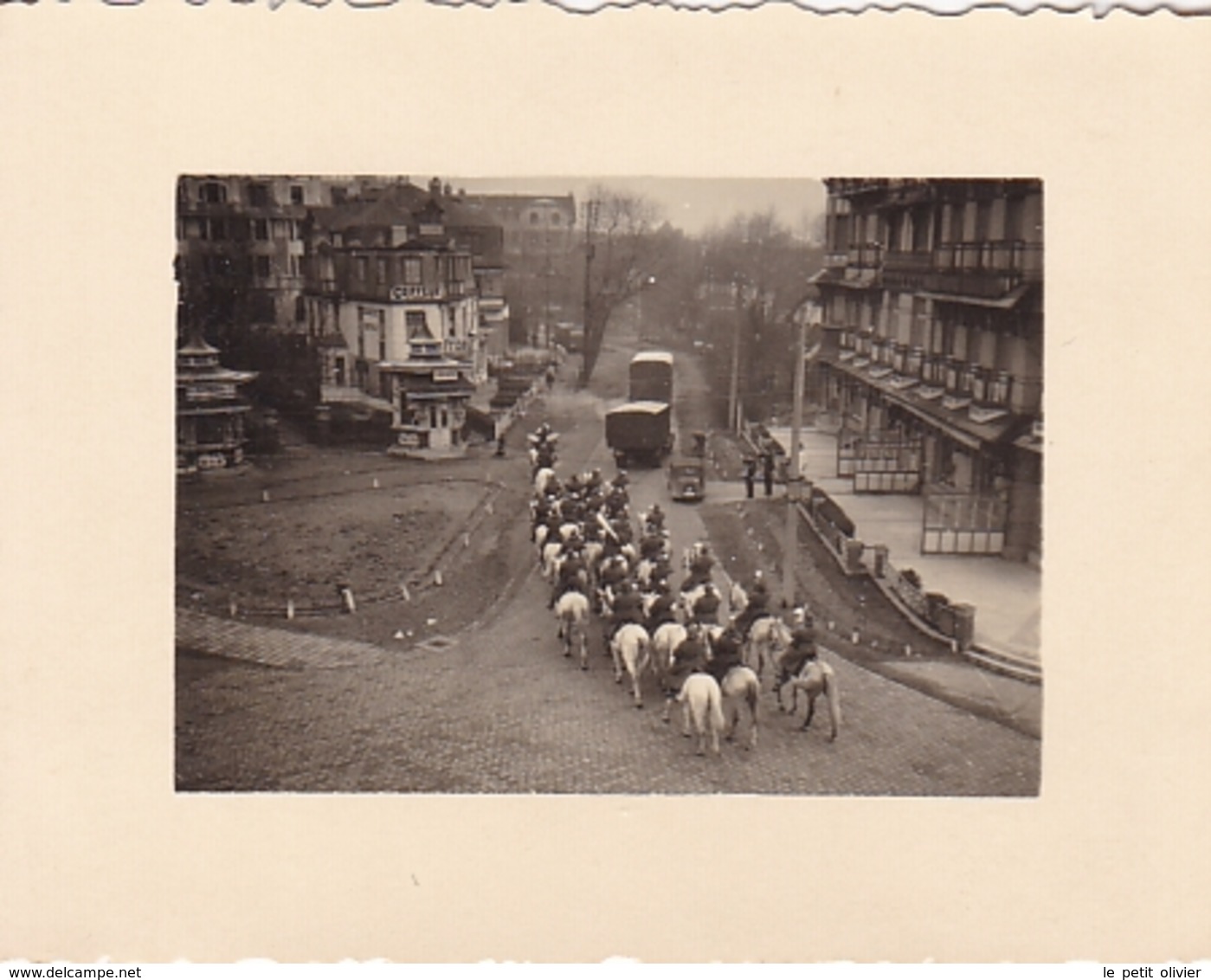 PHOTO ORIGINALE 39 / 45 WW2 WEHRMACHT BELGIQUE BRUGES A AUDENARD PARADE DES SOLDATS ALLEMAND - Krieg, Militär