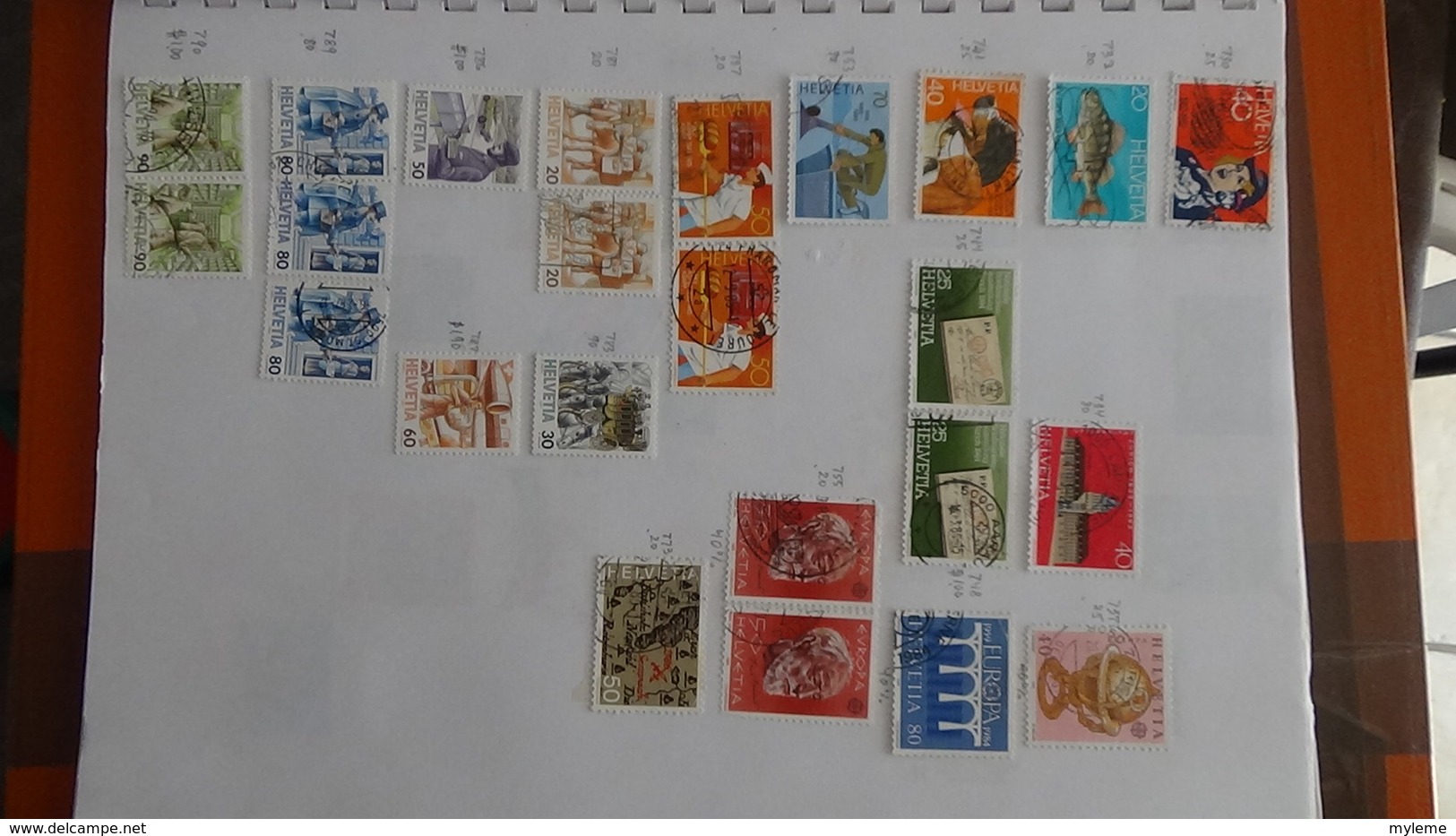 A249 Cahier de timbres de Suisse et Liechtenstein !!! Voir commentaires