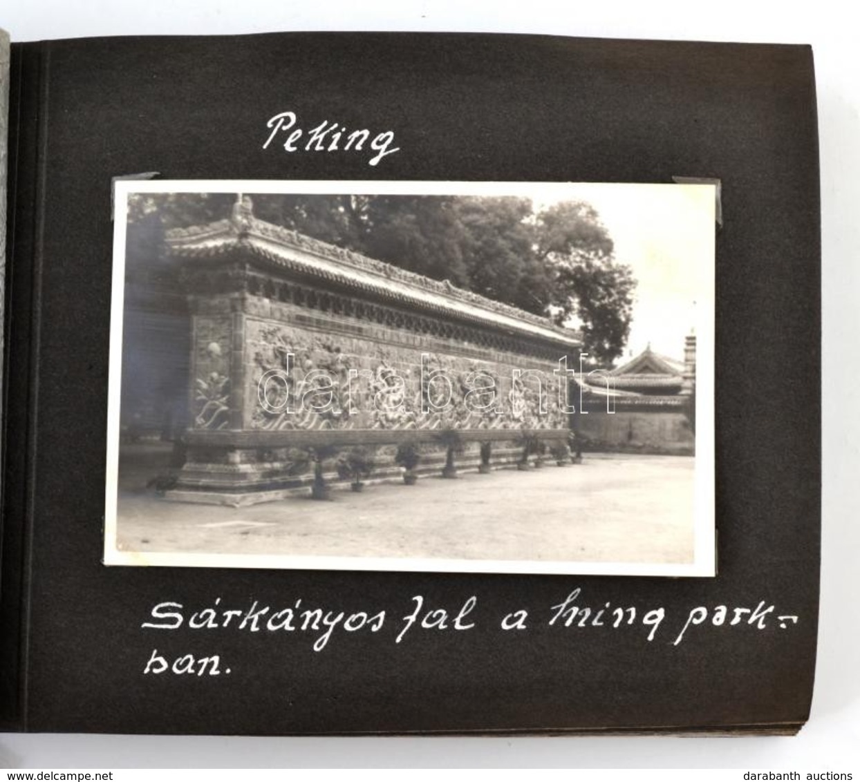 1959 Kínai Látnivalókat Bemutató (főként Peking) Fotóalbum, Feliratozva, 44 Képpel, 9×14 Cm / Beijing, China, 44 Photos - Autres & Non Classés