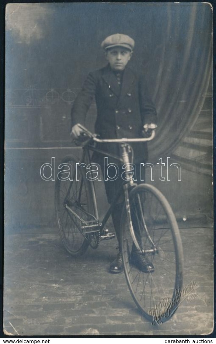 Cca 1910-1920 Fiatalember Kerékpárral, Fotólap, 13,5×8,5 Cm - Autres & Non Classés