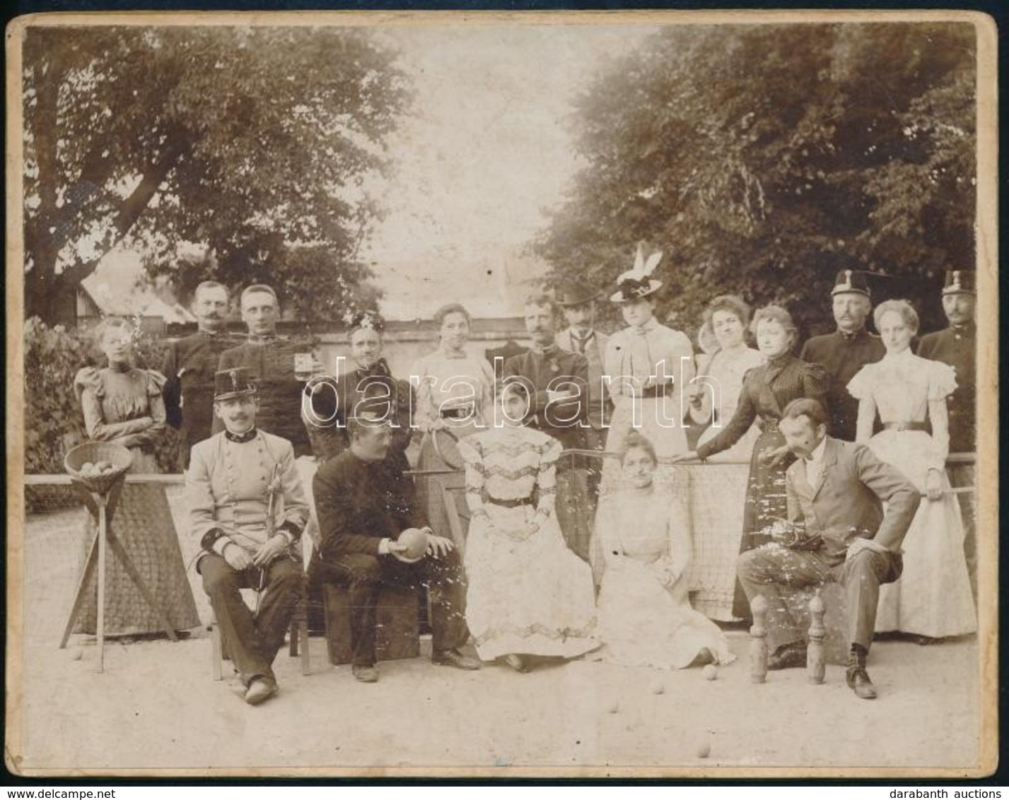 Cca 1900 Kuglizó Társaság, Keményhátú Fotó, Kopott, 16×24 Cm - Autres & Non Classés