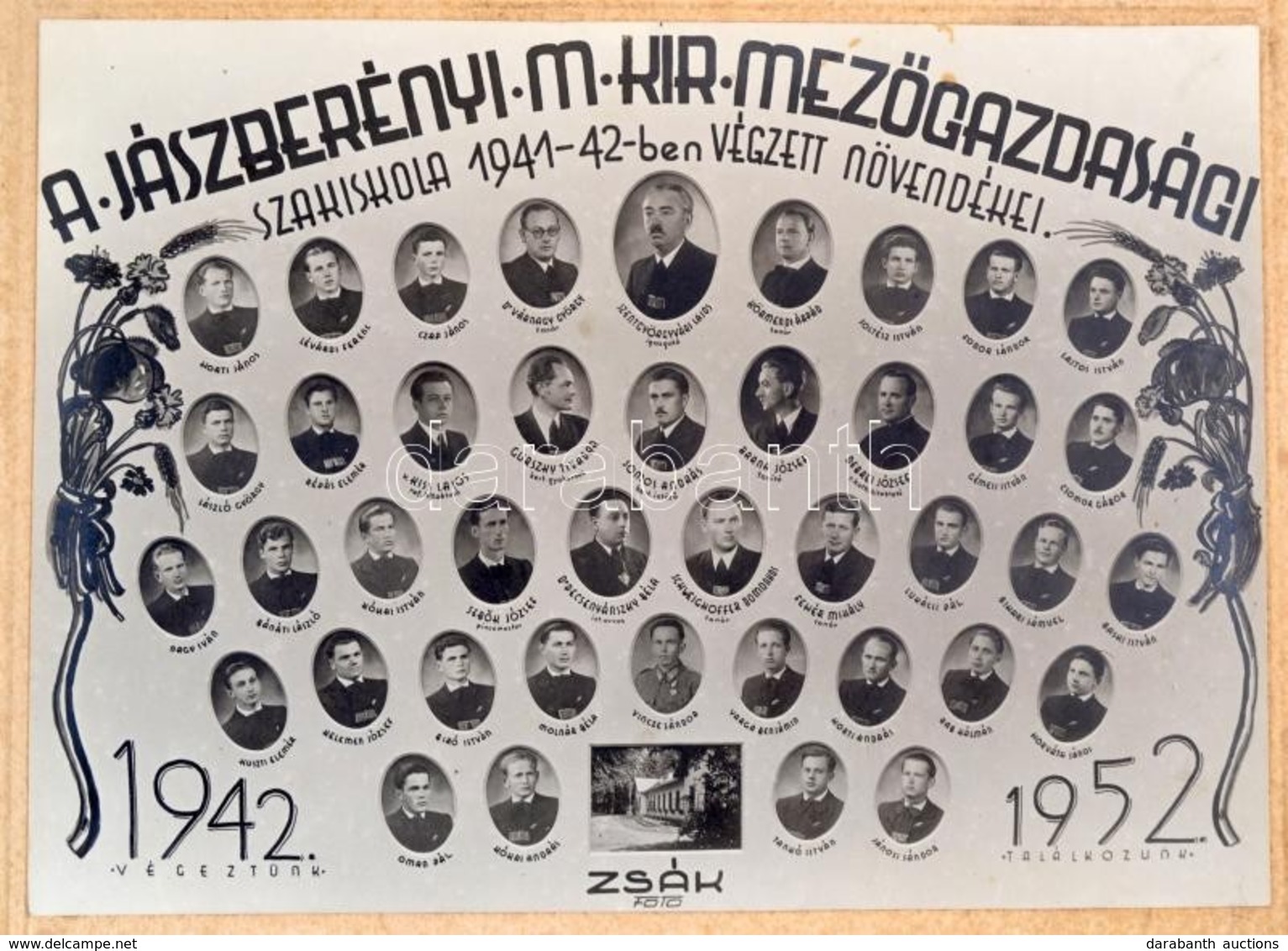 1942 A Jászberényi M. Kir. Mezőgazdasági Szakiskola 1941-42-ben Végzett Növendékei, Tablófotó Kartonon, Zsák Fotó, Folto - Autres & Non Classés