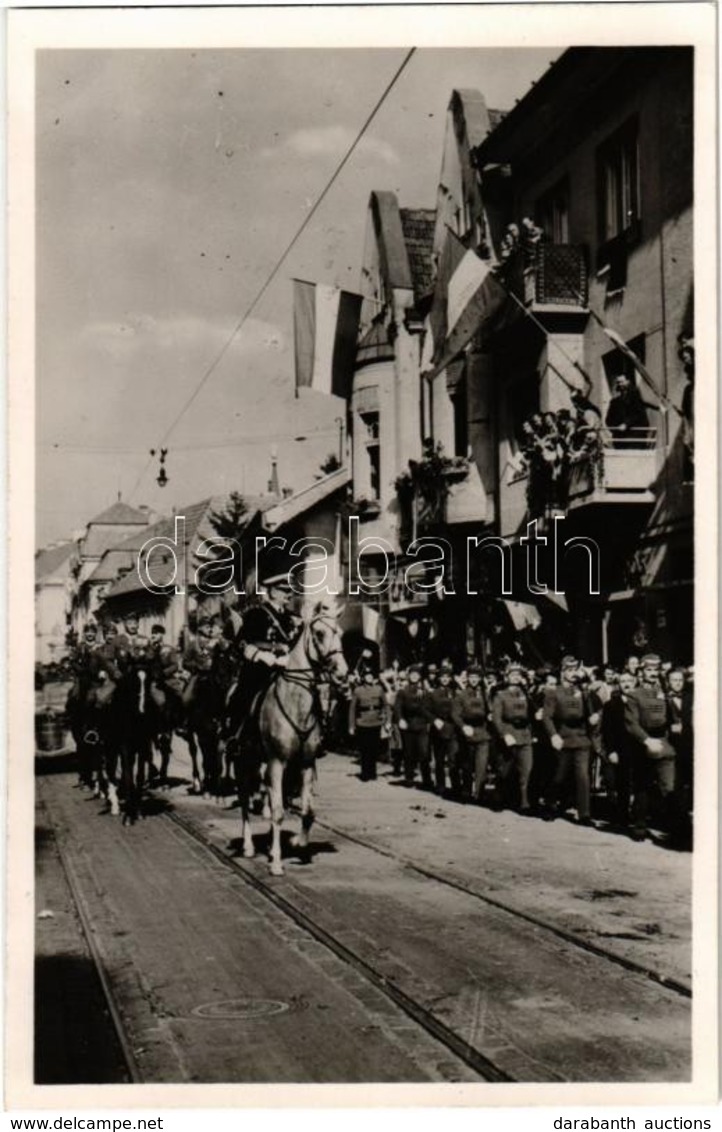 T2 1940 Nagyvárad, Oradea; Bevonulás, Horthy Miklós / Entry Of The Hungarian Troops + 1940 Nagyvárad Visszatért So. Stpl - Ohne Zuordnung