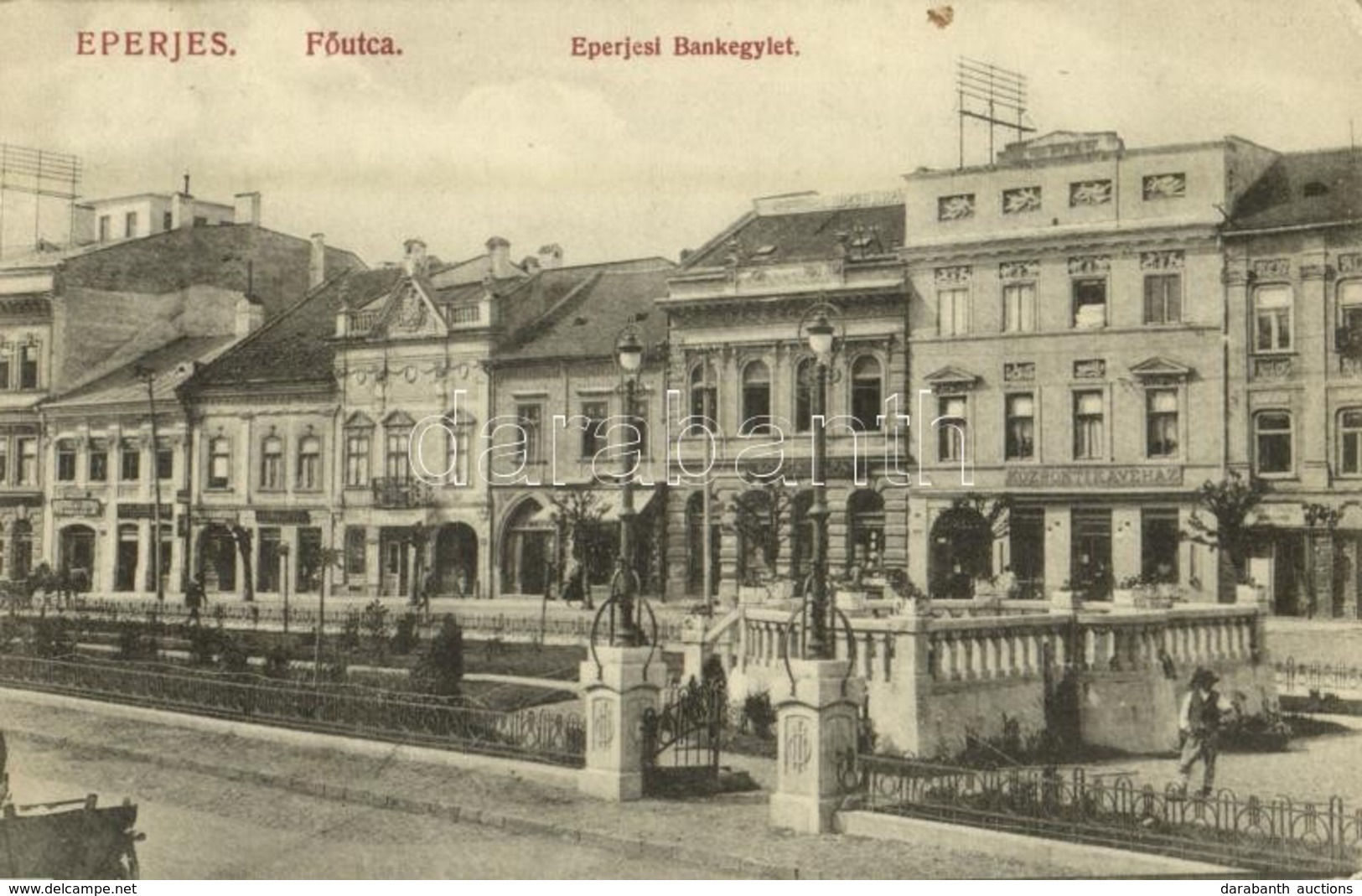 T2 1913 Eperjes, Presov; Fő Utca, Eperjesi Bankegylet, Központi Kávéház, Kósch Árpád üzlete. Kiadja Divald Károly Fia /  - Non Classés