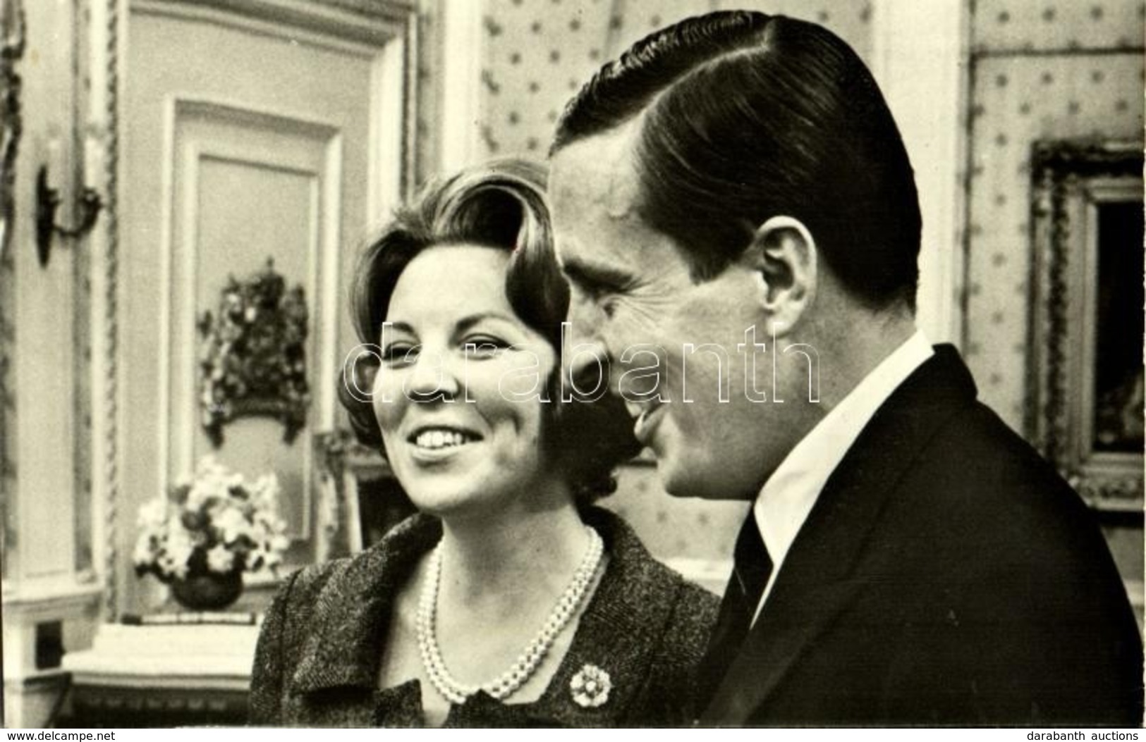 * T2 Queen Beatrix And Prince Claus Of The Netherlands In Soestdijk Palace - Non Classés