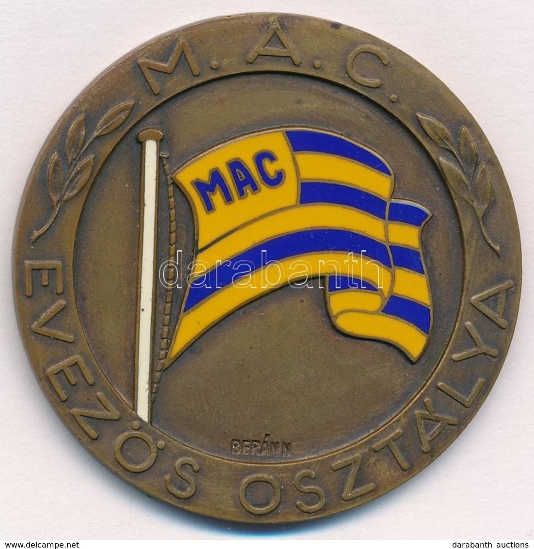 1935. 'M.A.C. (Magyar Athletikai Club) Evezős Osztálya' Hátlapon Gravírozva 'Nyolcas I.' Zománcbetétes Br Sport Díjérem, - Non Classés
