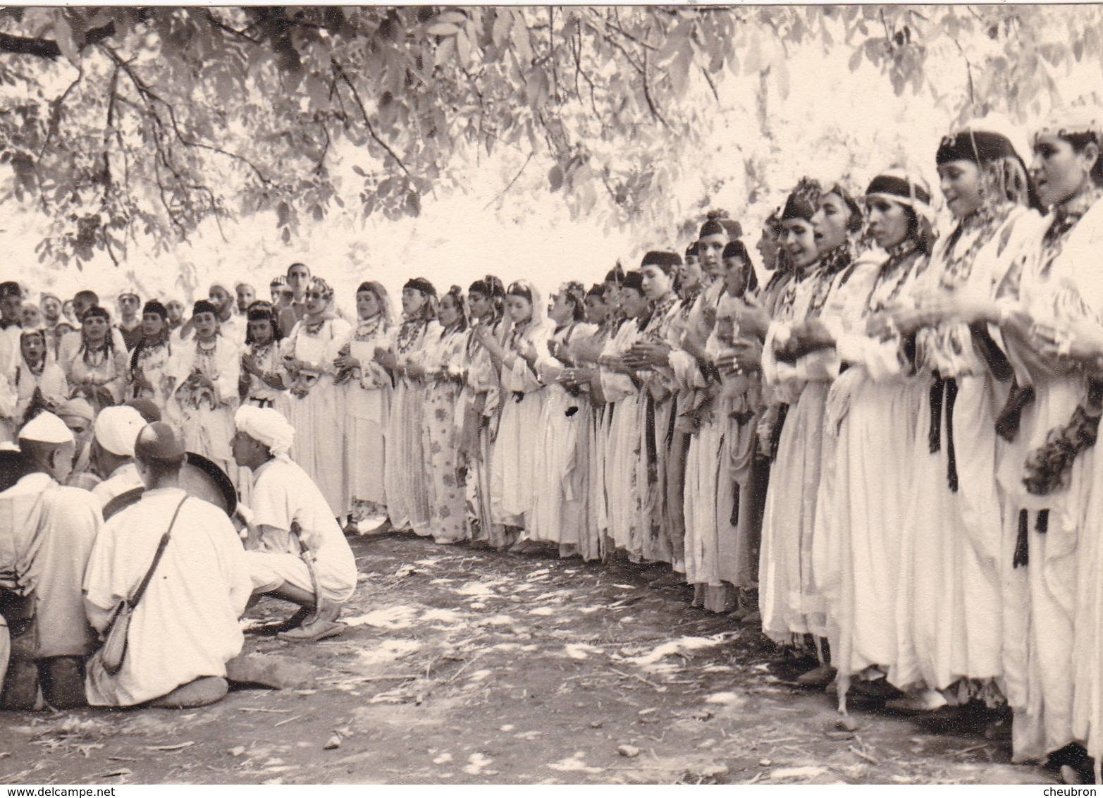 MAROC. MARRAKECH. OUIRGANE. RARETÉ. PHOTO BERTRAND MARRAKECH . ANIMATION AUBERGE " AU SANGLIER  QUI FUME ". - Marrakech