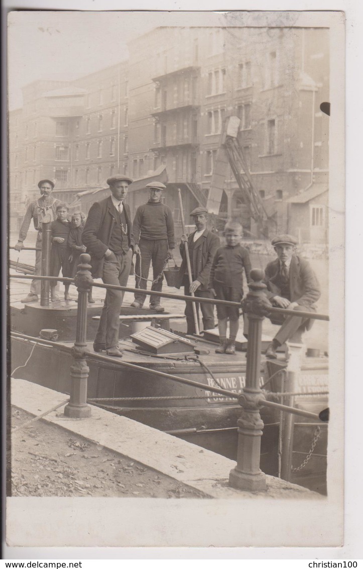 CARTE PHOTO DE CHARLEROI : PENICHE SUR LA SAMBRE OU LE CANAL - BATEAU "JEANNE ..?" - MARINIER - ECRITE 1913 - 2 SCANS - - Charleroi