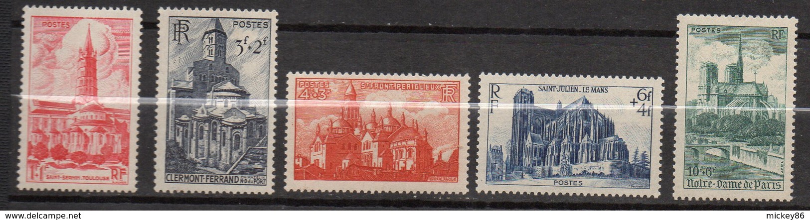 1947--Série De Tps  N° 772 / 776 --Cathédrales Et Basiliques  -- Cote  12,50 € --..............à Saisir - Neufs