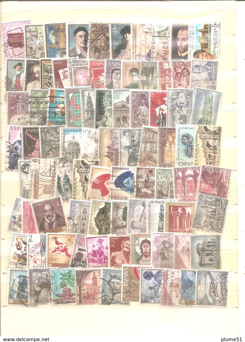 VRAC + 2800 timbres oblitérés MONDE