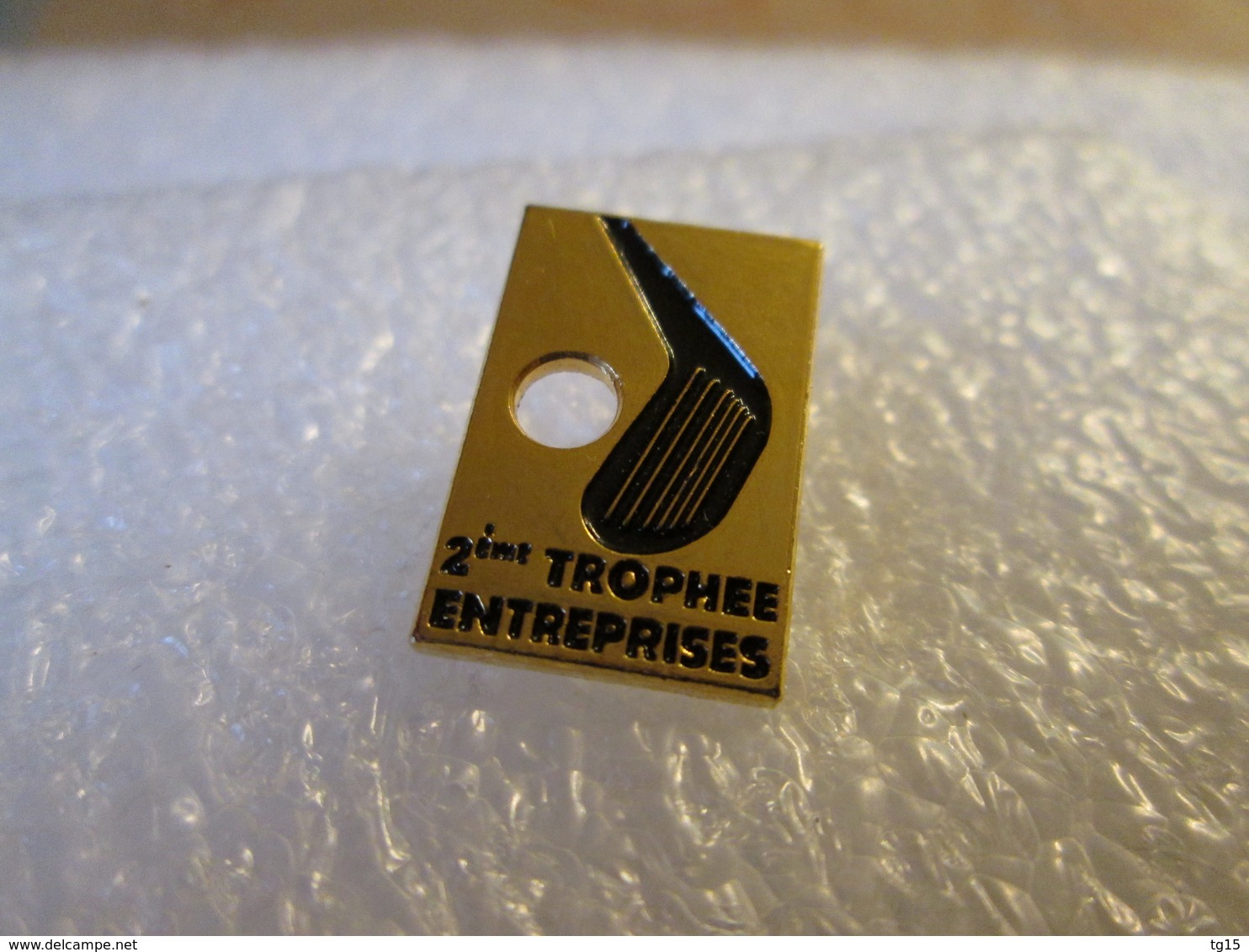 PIN'S    GOLF  TROPHEE DES  ENTREPRISES - Golf