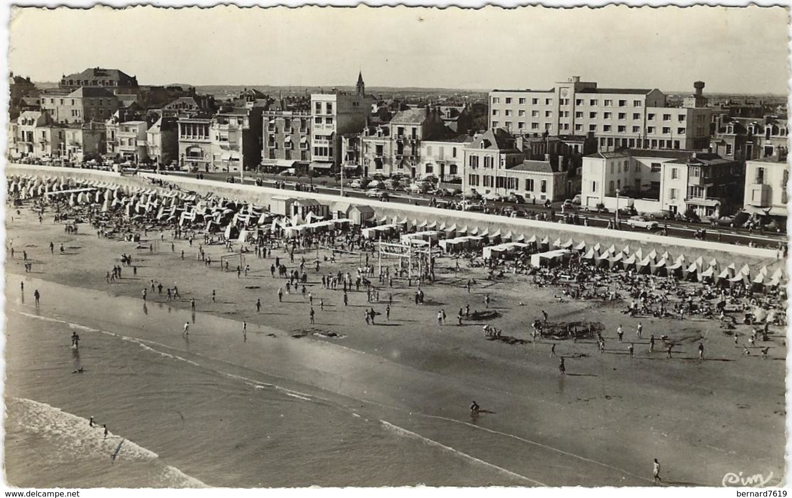 85 Les Sables D'olonne     La Plage - Sables D'Olonne