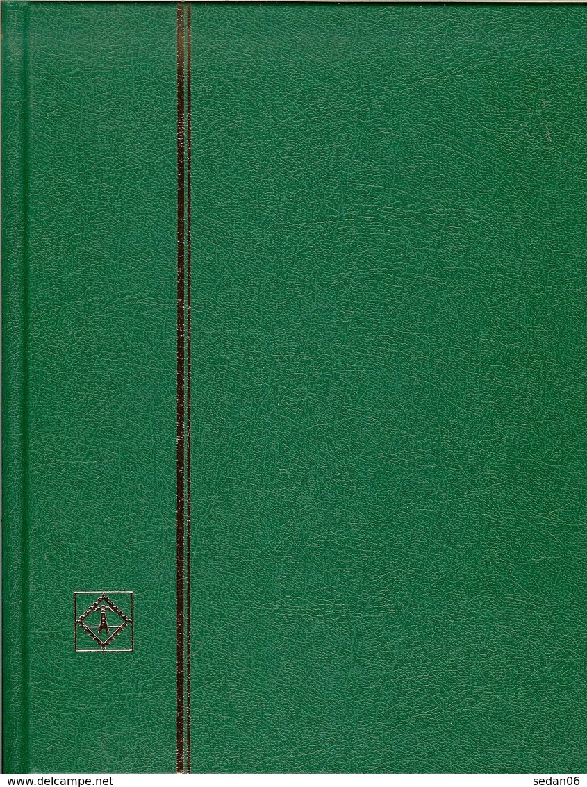 LEUCHTTURM - CLASSEUR LKZS 4/8 (16 Pages Fond Noir), Couverture De Couleur Vert - Grand Format, Fond Noir