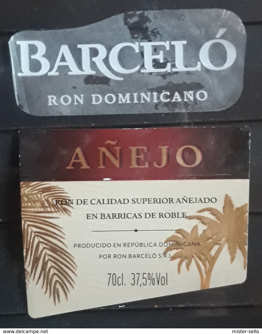 RON DOMINICANO BARCELÓ. 2 ETIQUETAS. USADO - USED. - Otros & Sin Clasificación