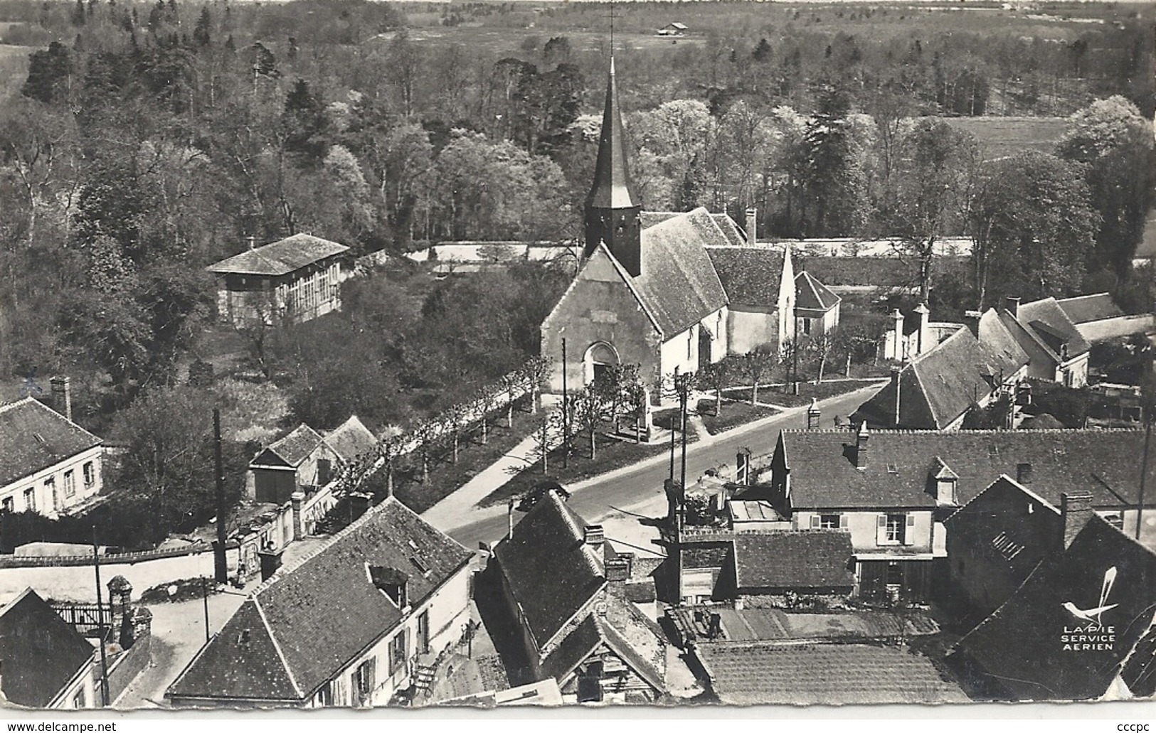 CPM Montigny-sur-Avre Vue Aérienne Sur L'Eglise - Montigny-sur-Avre