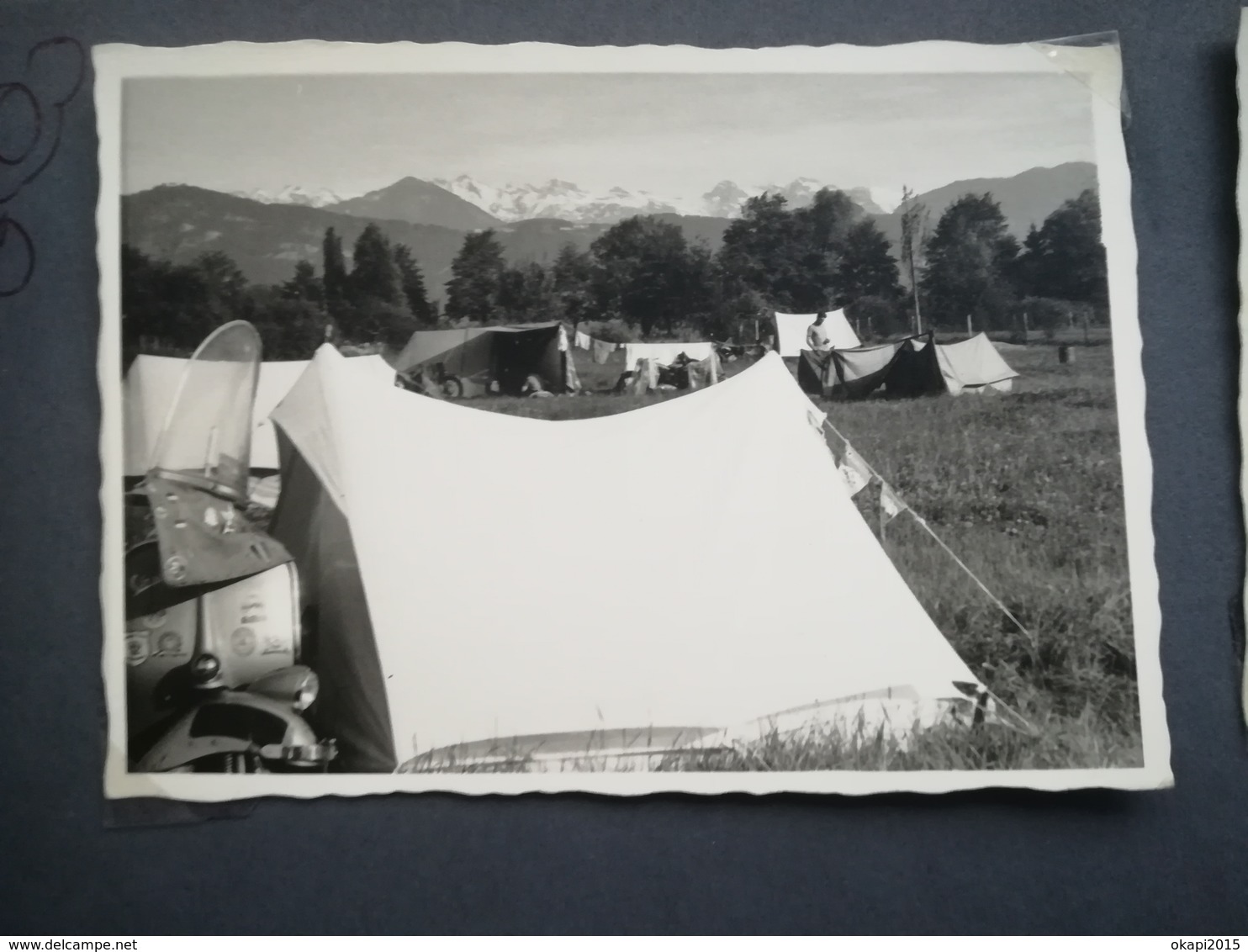 PÉRIPLE EN MOTO SCOOTER JEUNE FEMME DEPUIS VOSGES FRANCE JUSQU'À BRUXELLES BELGIQUE 11 PHOTOS ORIGINALES  ANNÉE 1953