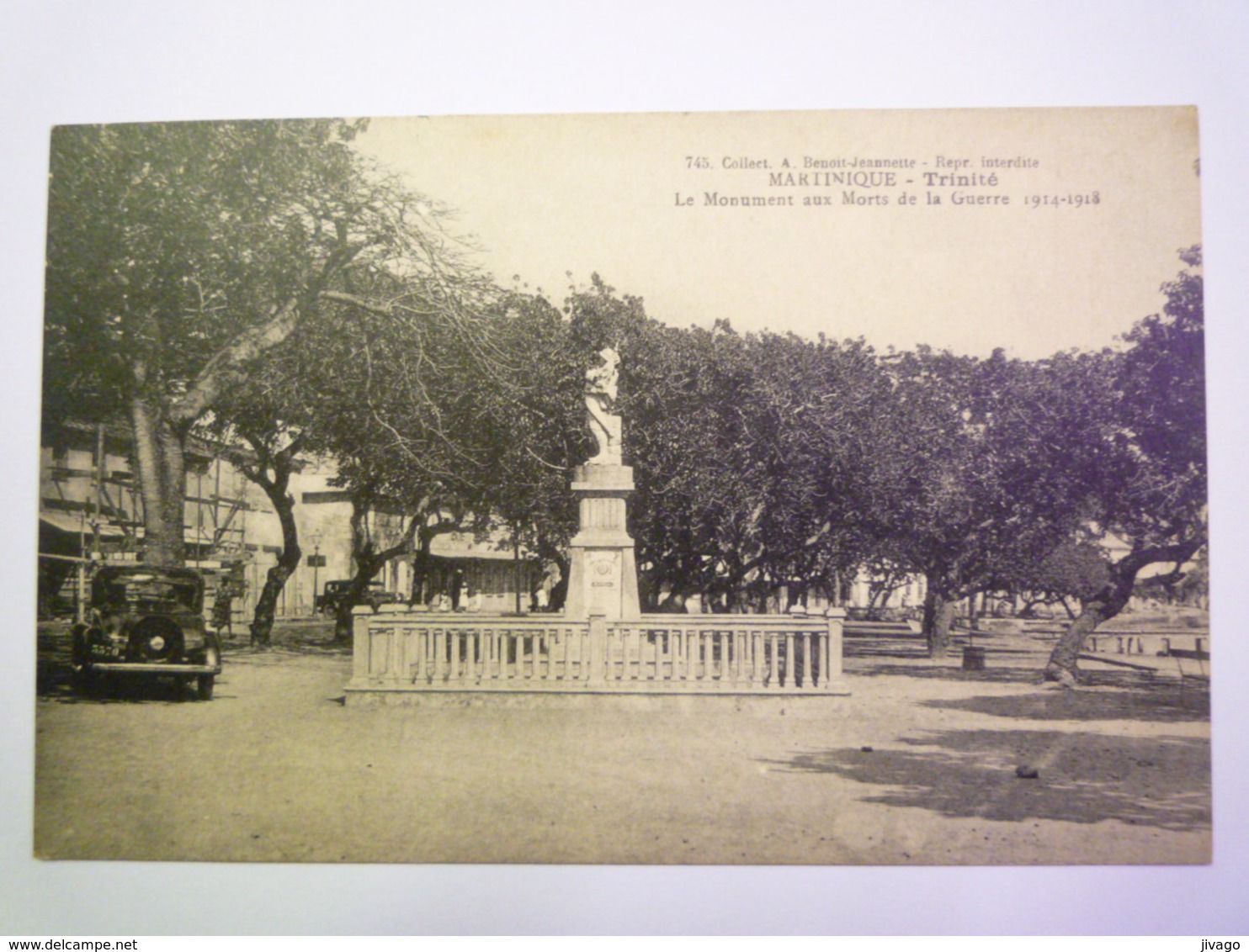 2019 - 3438  MARTINIQUE  -  TRINITE  :  Le Monument Aux Morts   XXX - La Trinite