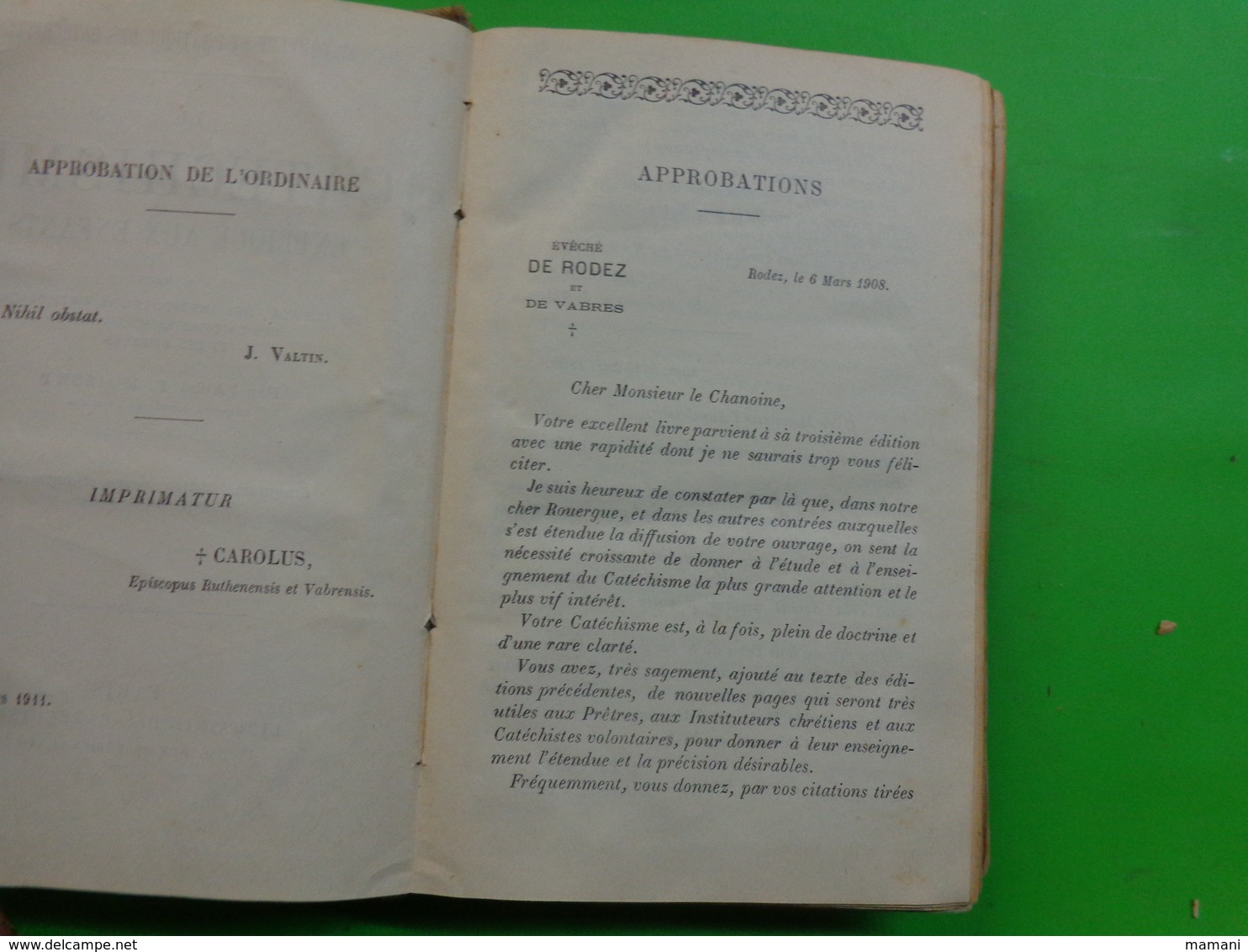 lot de livres sur le theme de la religion-l'apostolat du rosaire-vie des saintes femmes des martyres et des vierges