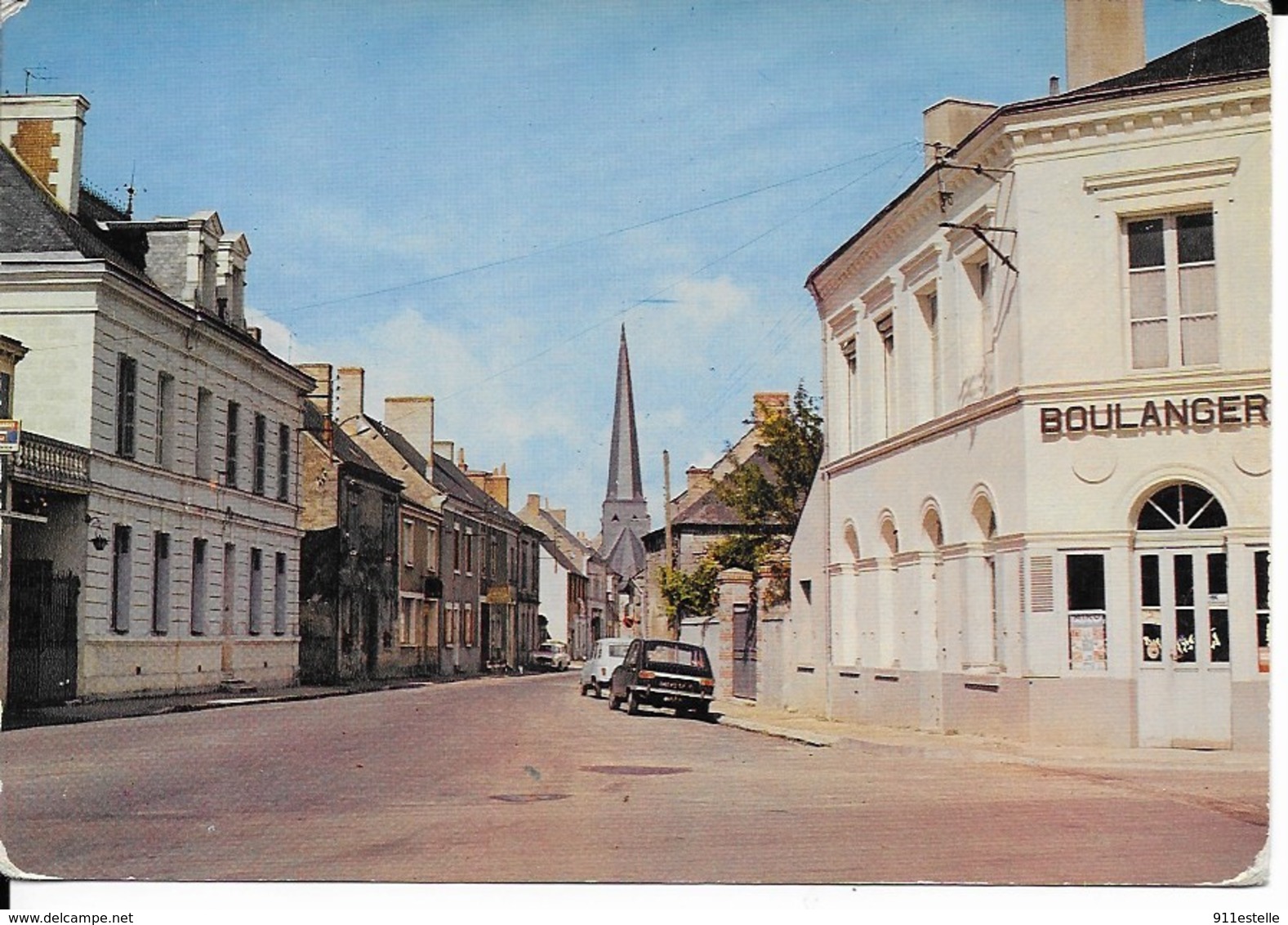 37 CLERE  LES PINS  .  RUE PRINCIPALE  Boulangerie . ( Voiture RENAULT R 16) - Cléré-les-Pins