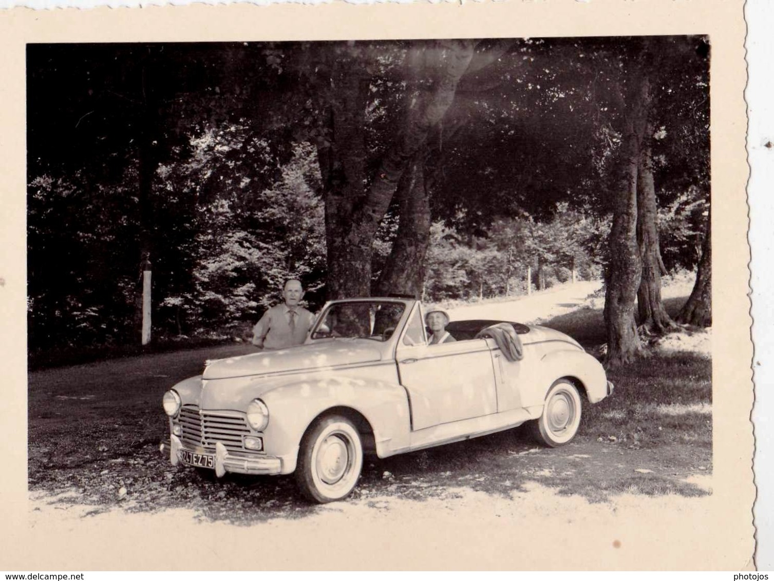 Photo  : Cabriolet 203 Peugeot Décapotable Immatriculé 75  Au Col Du Chioula (09) 1956 - Automobiles