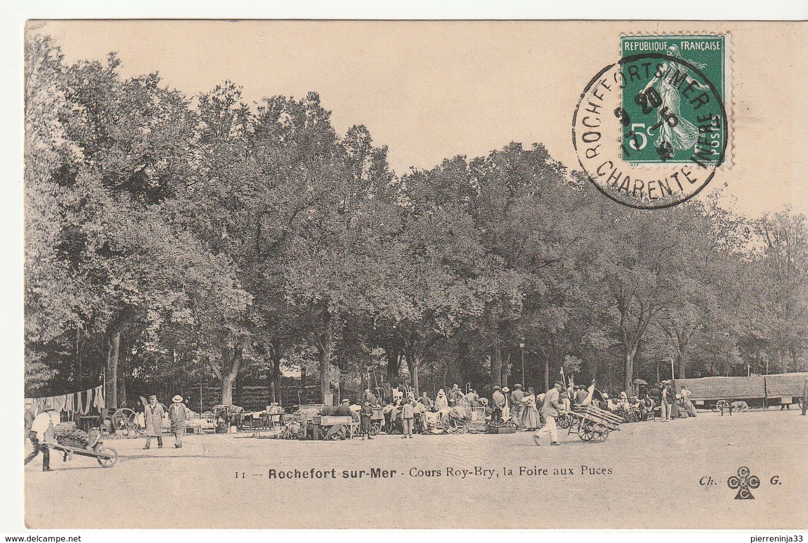 Rochefort  ( Charente Maritime) Cours Roy Bry, La Foire Aux Puces - Rochefort