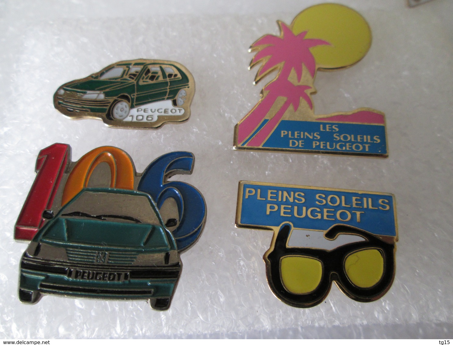 PIN'S   LOT 4 PEUGEOT - Peugeot