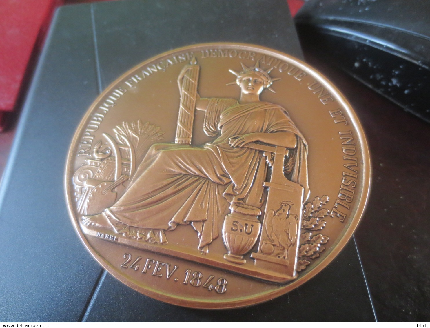 MÉDAILLE- AU NOM DU PEUPLE FRANÇAIS - 24 FEV. 1848 -GRAVEUR BARRE - Royaux / De Noblesse