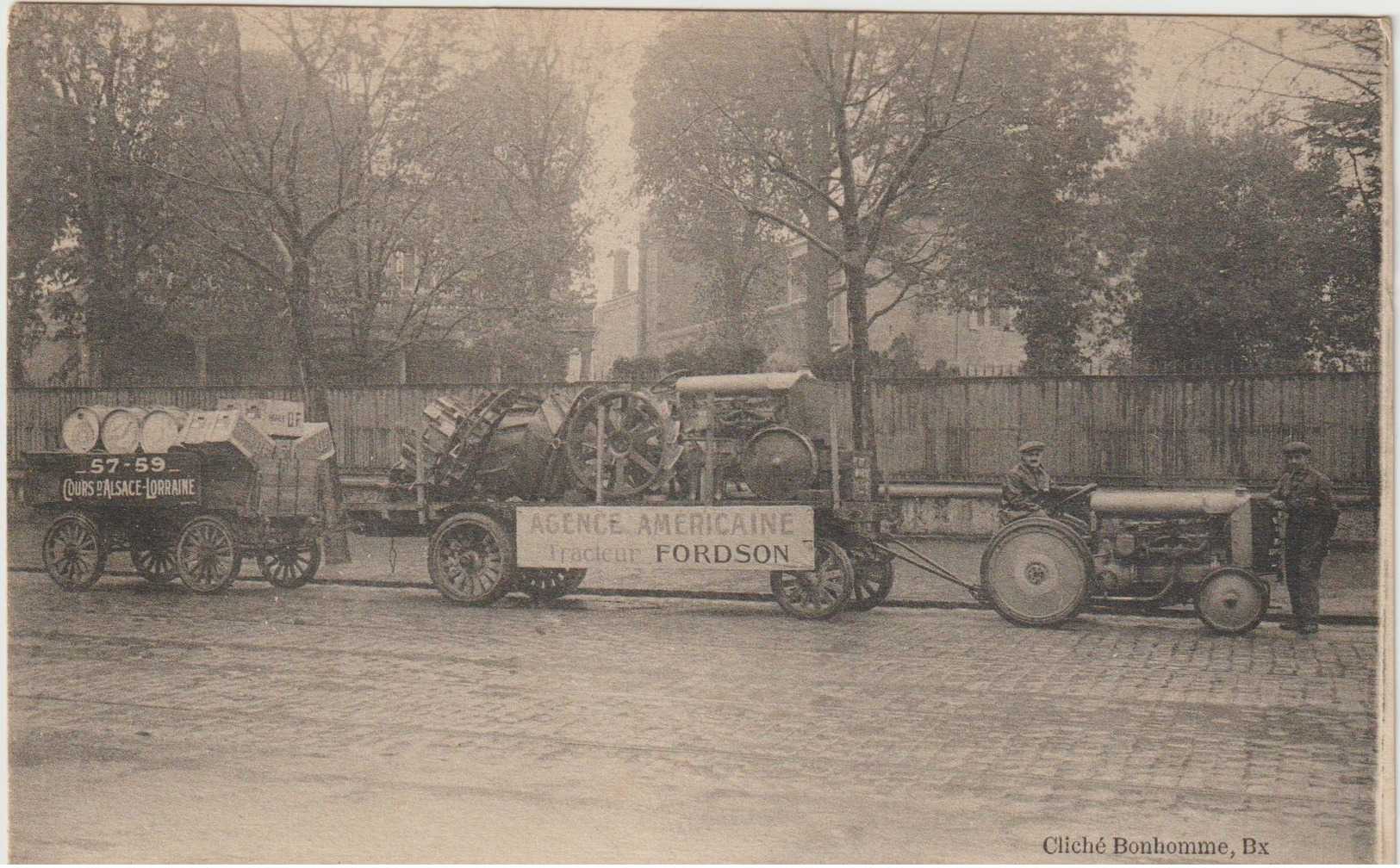 CPA TRACTEUR   FORDSON  BORDEAUX - Tracteurs