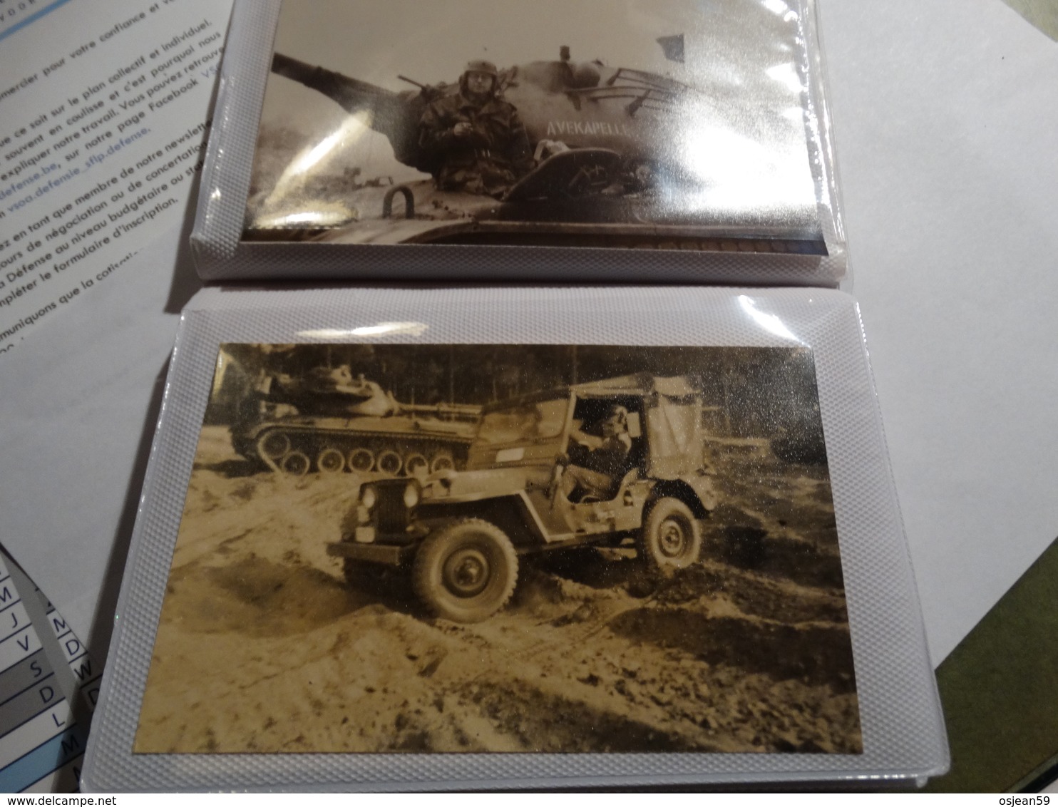 Petit Album Avec Photos Militaires (chars,jeep,personnages,...) Année 1950-1960. - Other & Unclassified