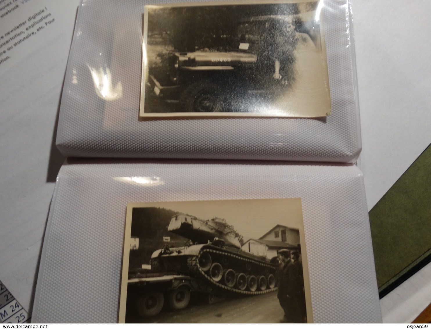 Petit Album Avec Photos Militaires (chars,jeep,personnages,...) Année 1950-1960. - Andere & Zonder Classificatie