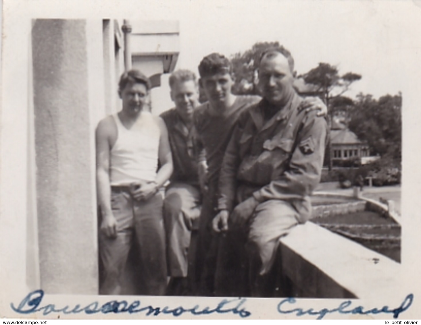 PHOTO ORIGINALE 39 / 45 WW2 US . ARMY  ANGLETERRE BOURNEMOUTH SOLDATS AMERICAINS A LA CASERNE - Guerra, Militares