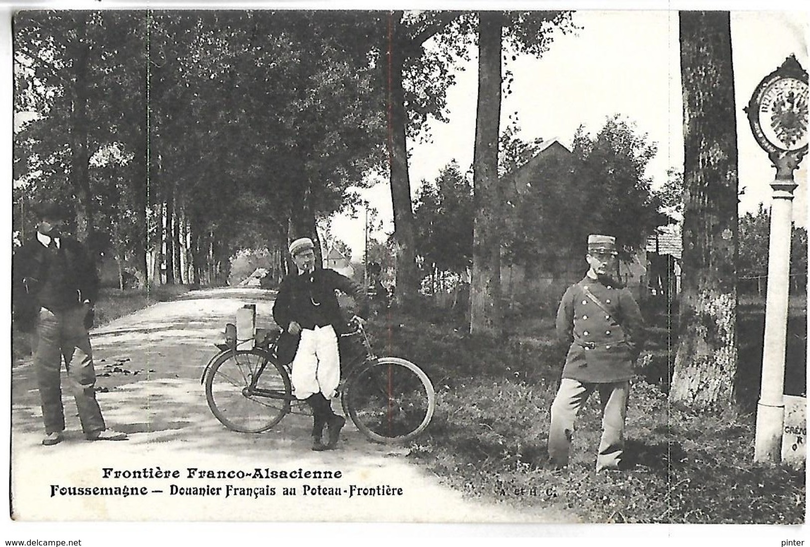 FOUSSEMAGNE - Douanier Français Au Poteau-Frontière - Andere & Zonder Classificatie