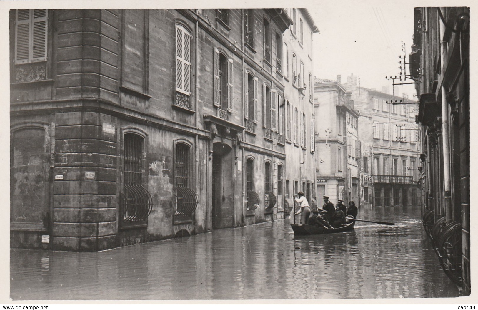 84 AVIGNON  PHOTO INONDATIONS D AVIGNON   9  14  Cms  Cachet Sec Photographe Avignon ? - Avignon