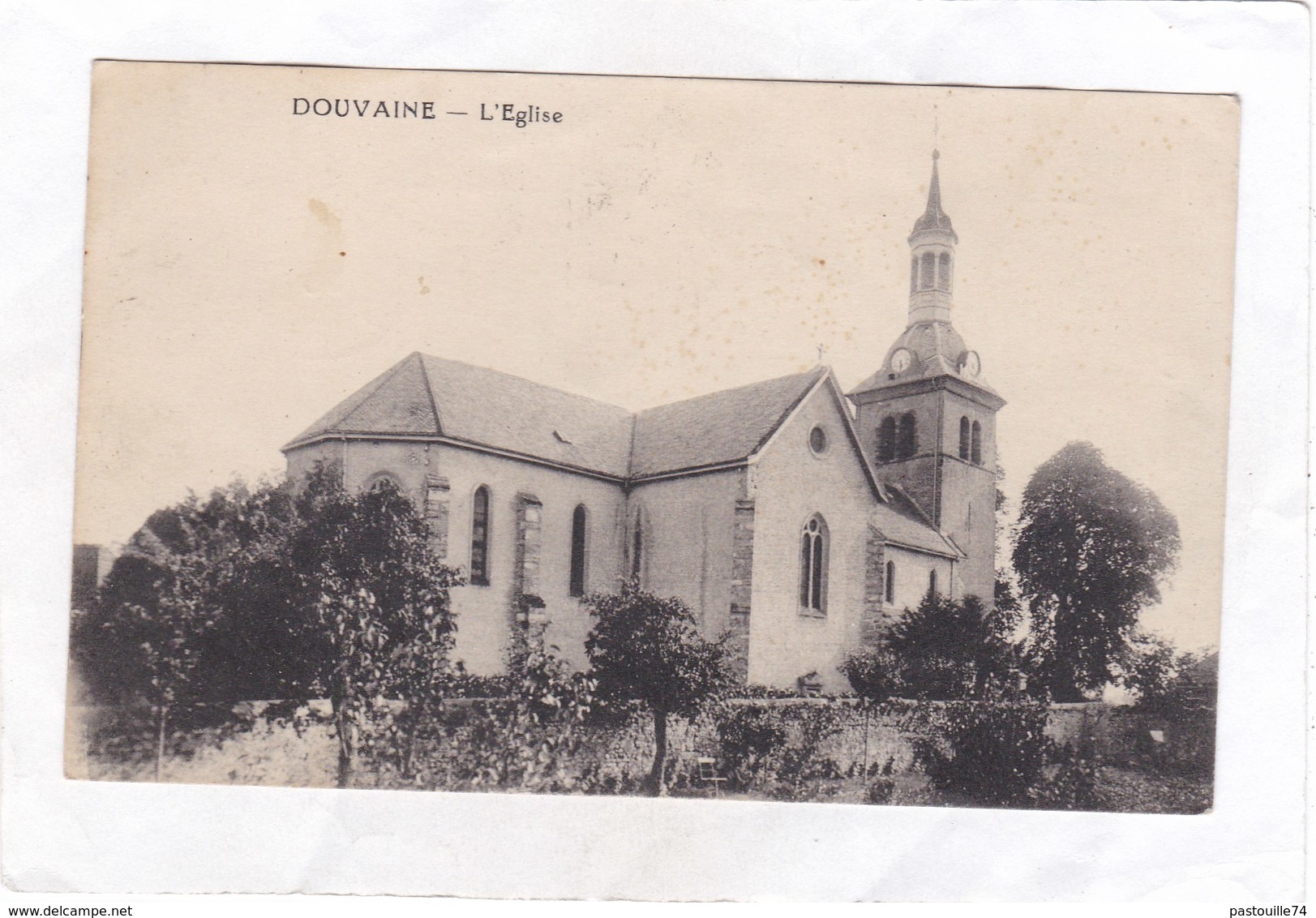 CPA :  14 X 9  -  DOUVAINE  -  L'Eglise - Douvaine