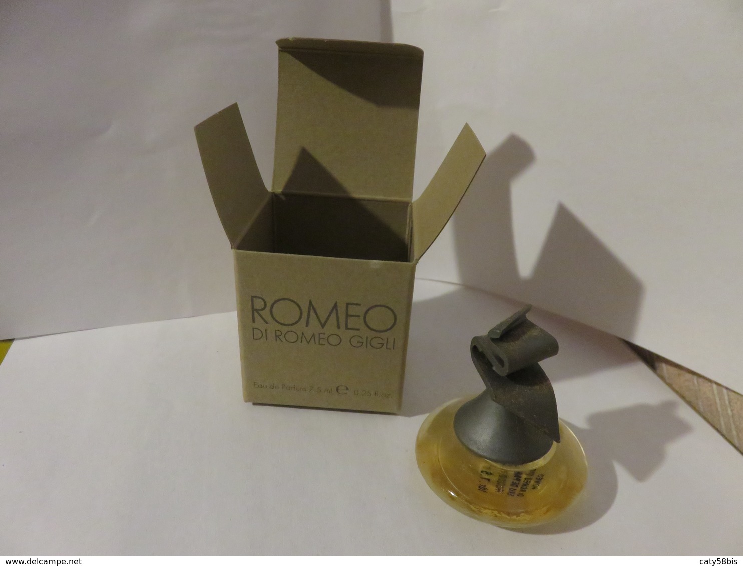 Miniature Parfum Pleine Avec Boite Romeo Gigli - Non Classés