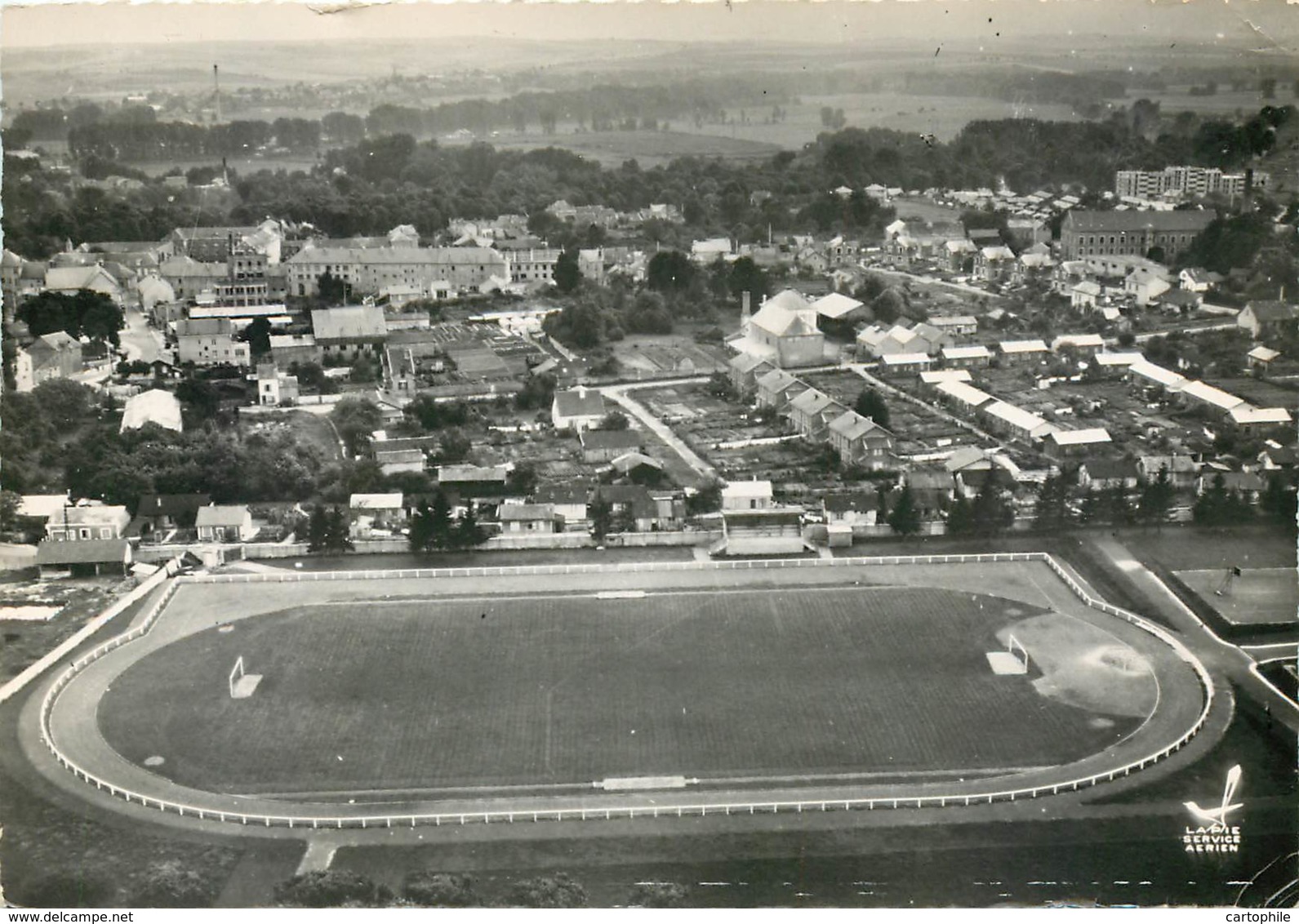 08 - RETHEL - Belle Carte Du Stade De Football En 1955 - Rethel