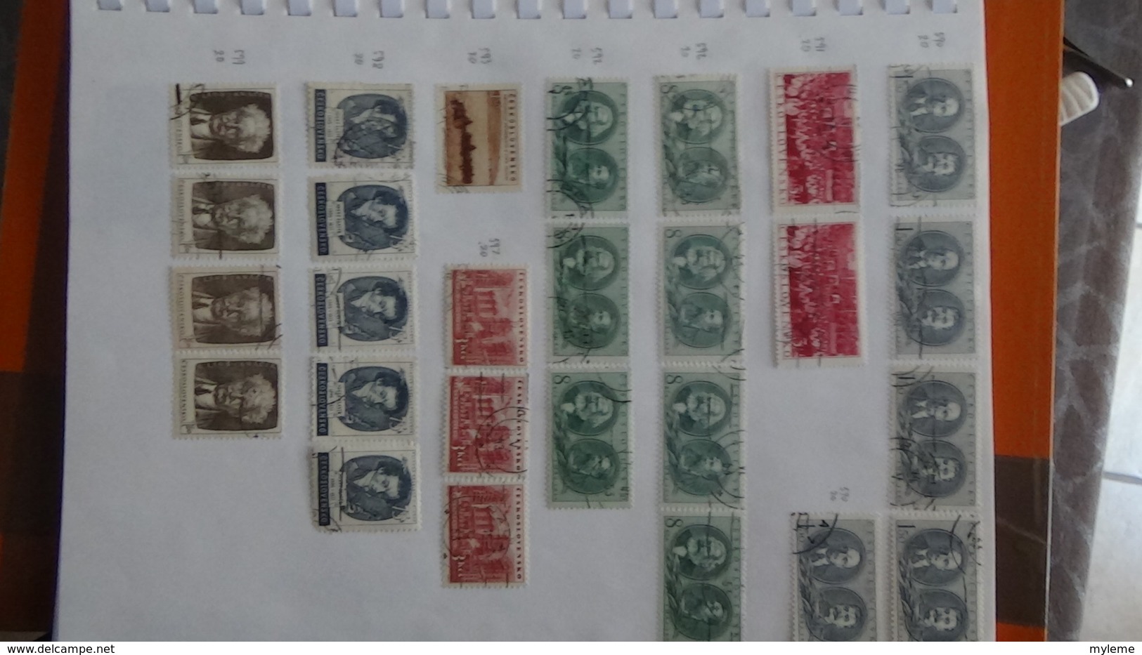A257 Cahier de timbres de Tchécoslovaqiue et Albanie  !!! Voir commentaires