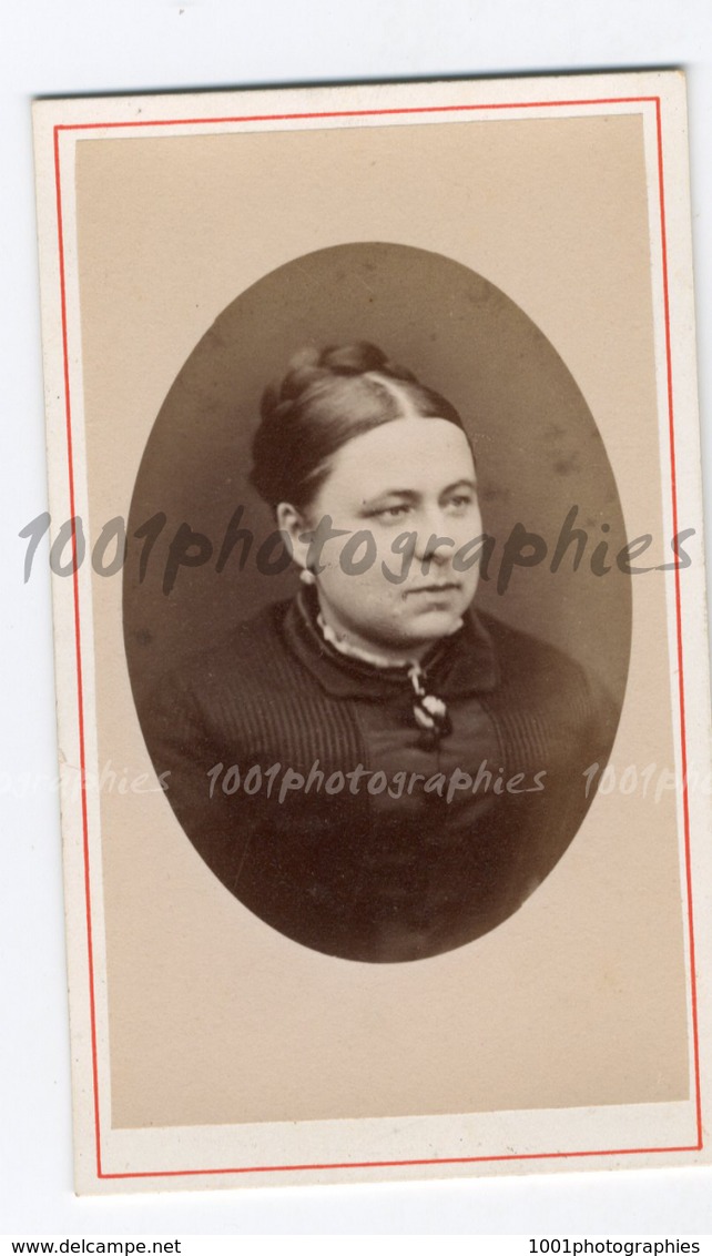 CDV. Annon. Portrait De M.L. De Brouckmans. Provenance De L&#039;album Des Familles De Borman, Du Vivier, De Fauconval, - Andere & Zonder Classificatie