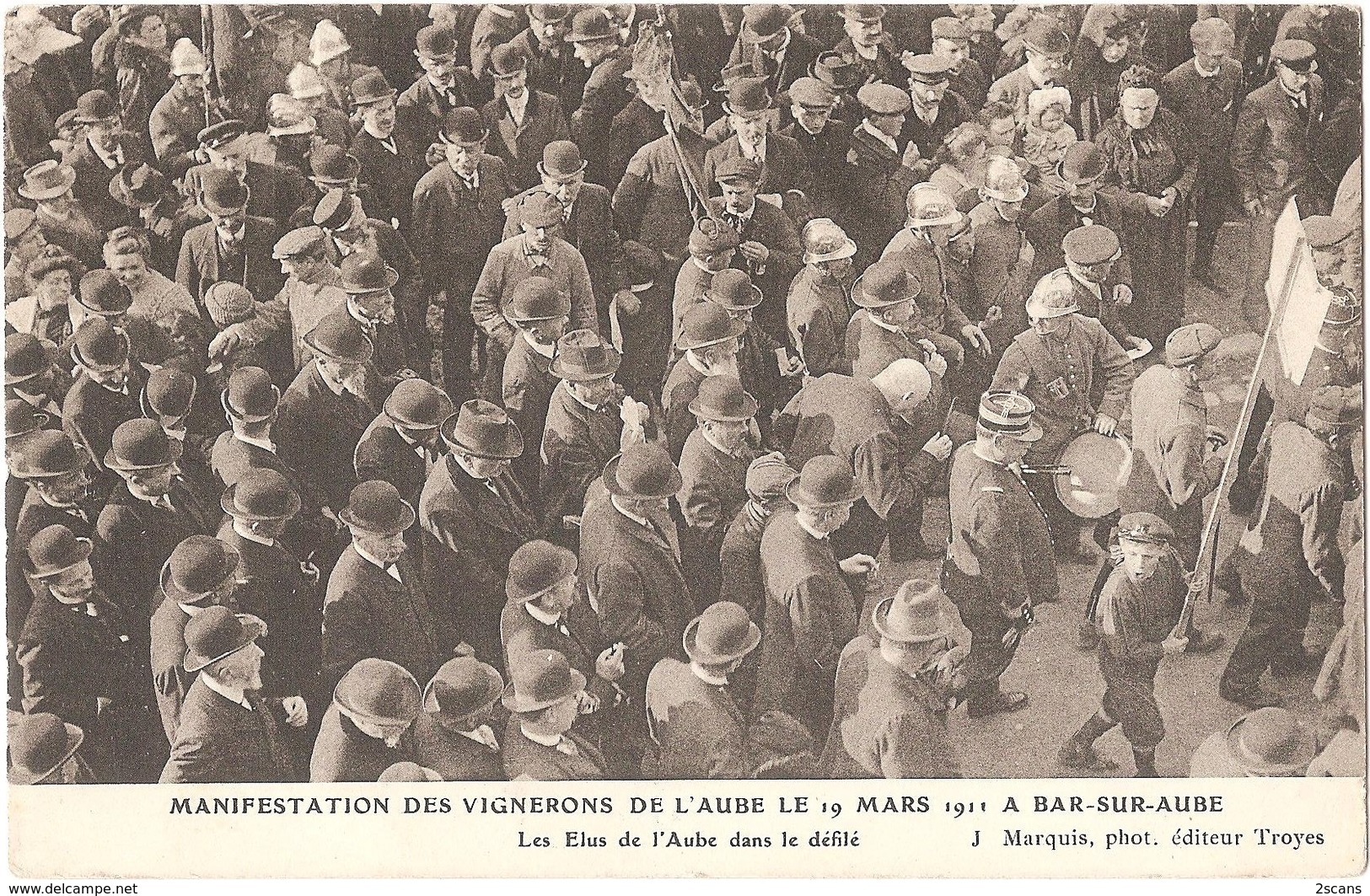 Dépt 10 - BAR-SUR-AUBE - Manifestation Des Vignerons De L'Aube Le 19 Mars 1911 - Les Élus De L'Aube Dans Le Défilé - Bar-sur-Aube