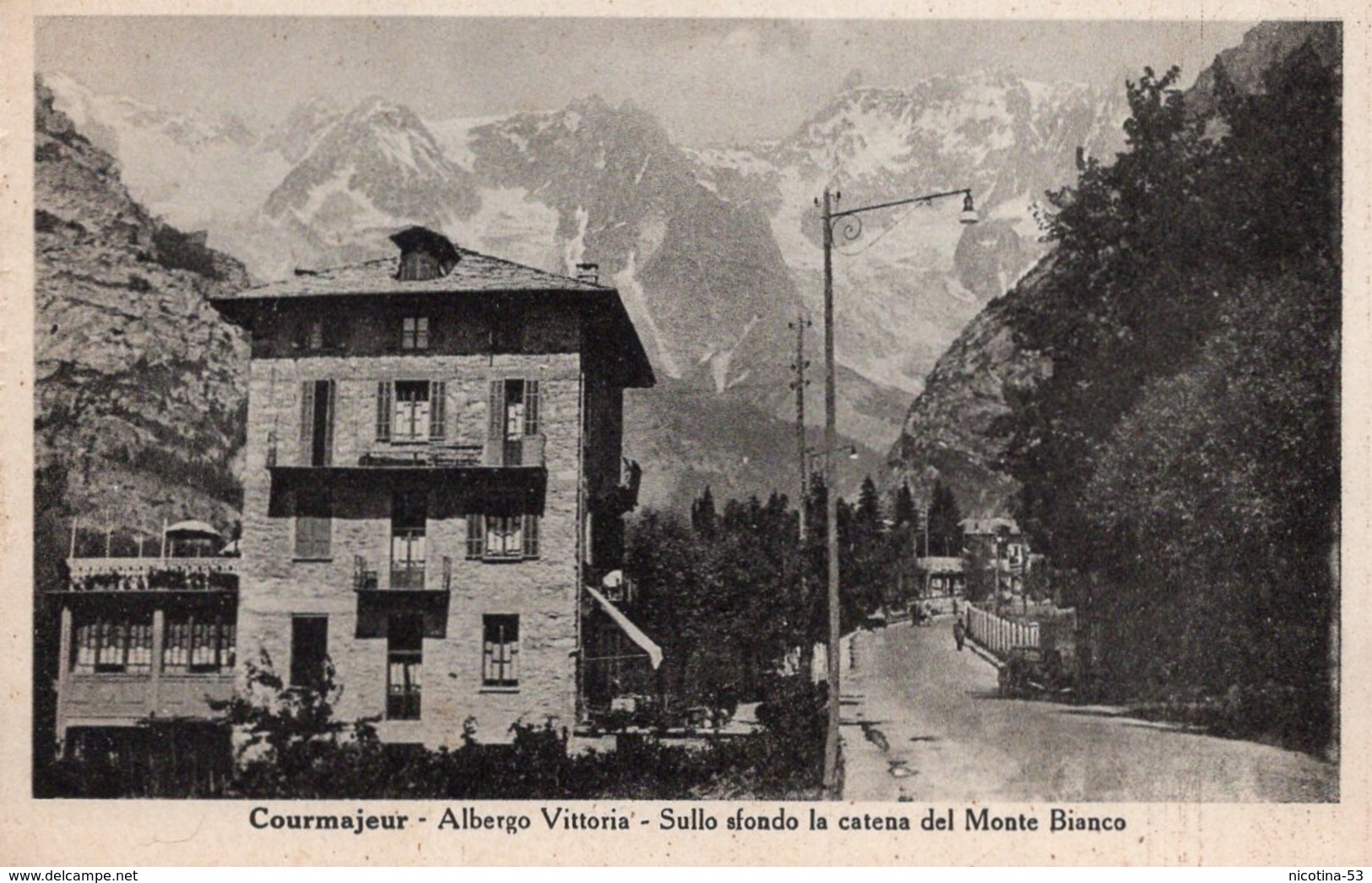 CT-03206- COURMAYEUR-ALBERGO VITTORIA-SULLO SFONDO LA CATENA DEL MONTE BIANCO NON VIAGGIATA - Altri & Non Classificati