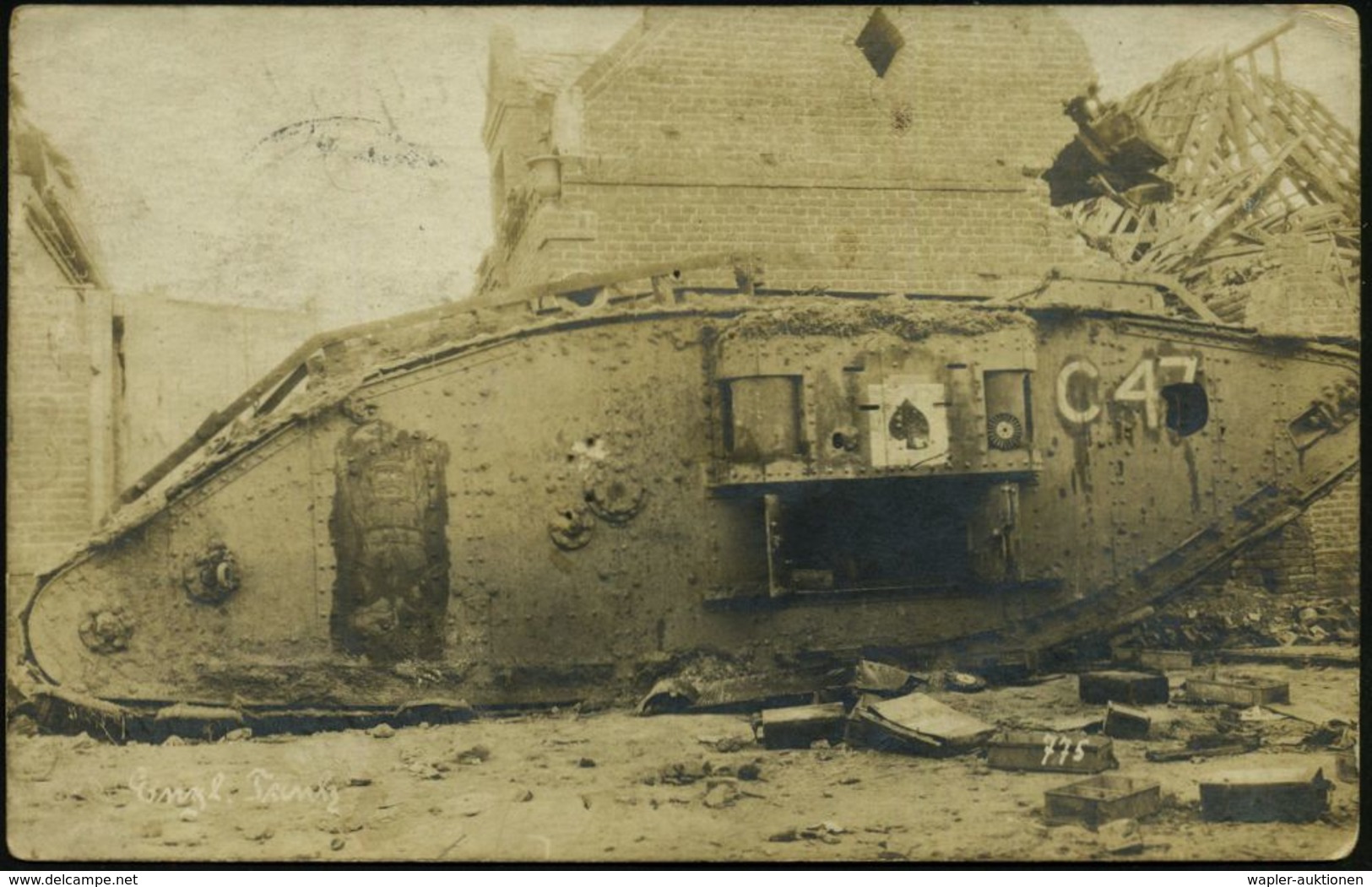GEPANZERTE KRAFTFAHRZEUGE / PANZER : DEUTSCHES REICH /  GROSSBRITANNIEN 1918 (30.10.) S/w.-Foto-Ak.: Abgeschossener Brit - Autres (Terre)