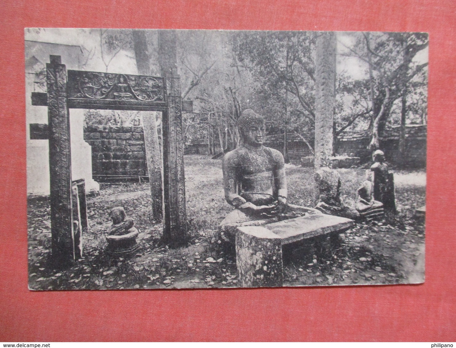 Statue Of Buddha & Ancient Carvings On Stone Anuradhapura (Ceylon)  Ref 3773 - Sri Lanka (Ceylon)