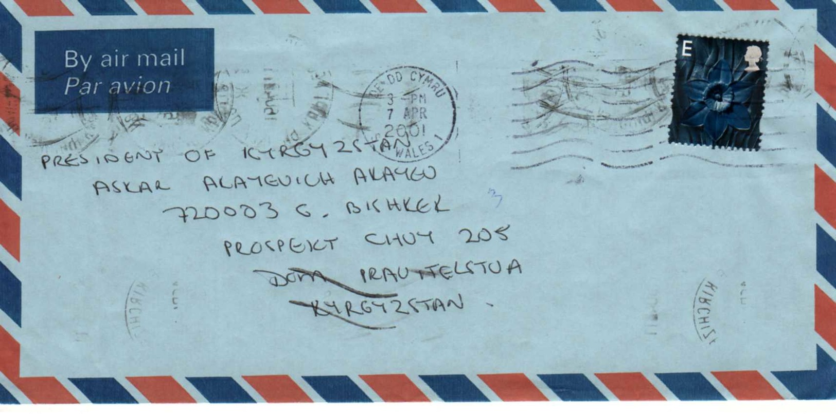 Cover (by Air Mail): Great Britain - Kyrgyzstan, 2001. - Lettres & Documents