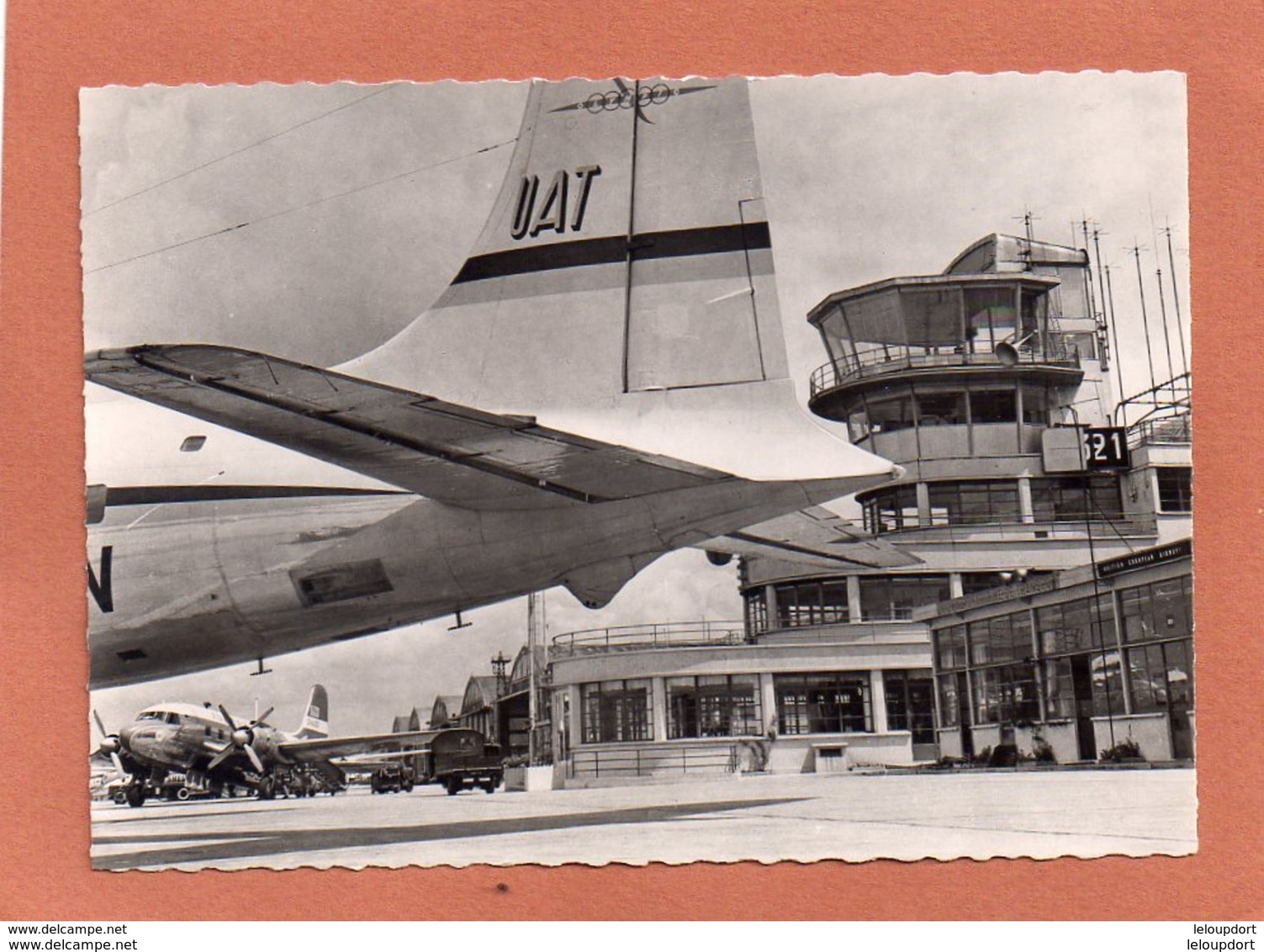 AEROPORT DE PARIS LE BOURGET  SUPER DC6 DE UTA - Aéroports De Paris