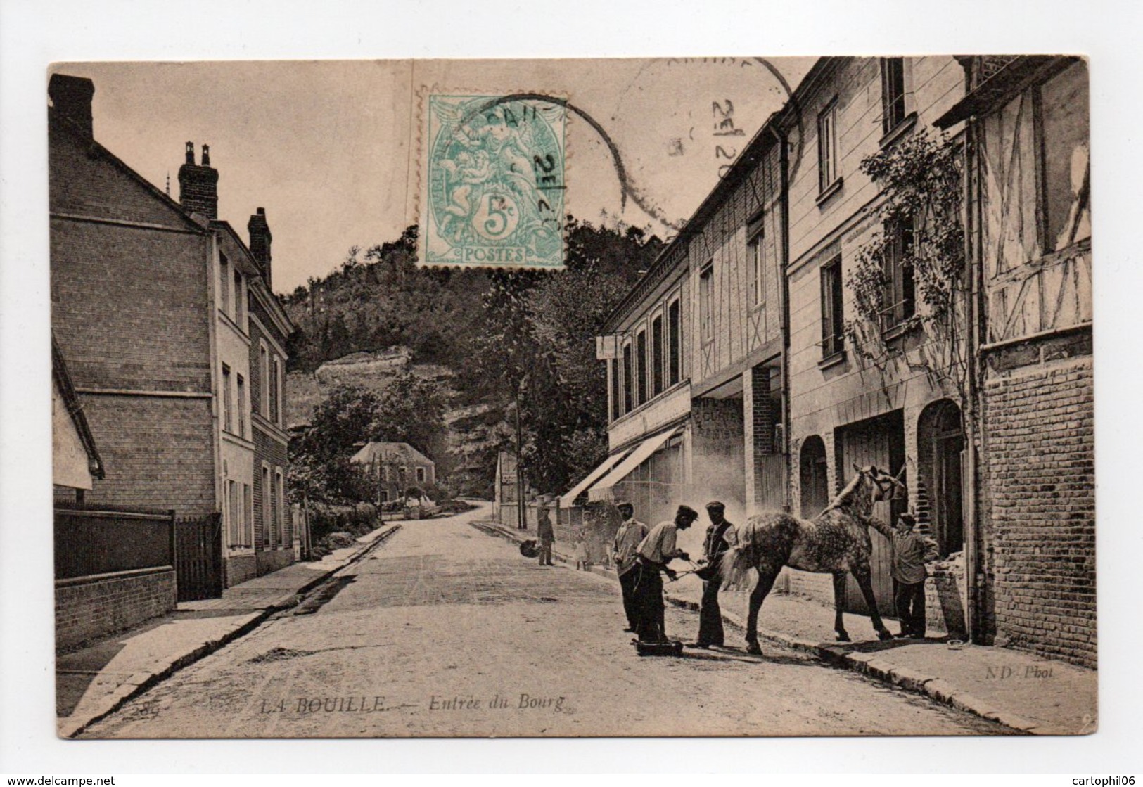 - CPA LA BOUILLE (76) - Entrée Du Bourg (avec Maréchal-ferrant) - Photo Neurdein 289 - - La Bouille