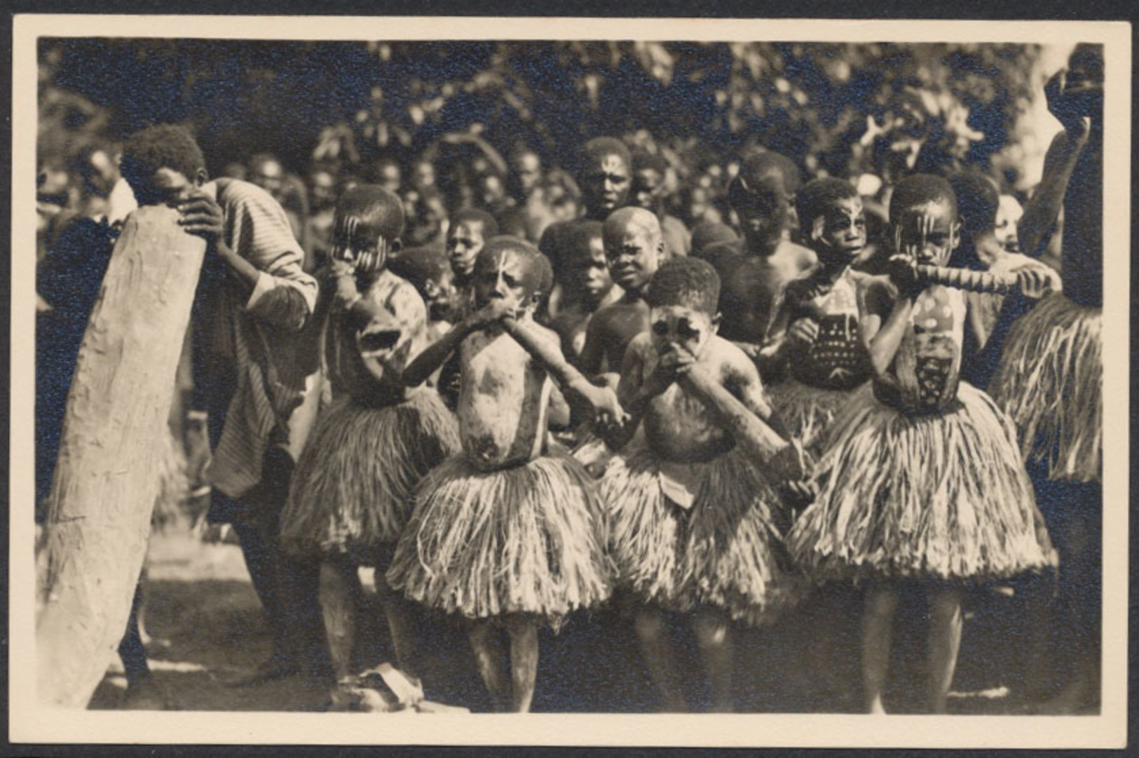 Carte Photo Du Congo - C. Zagourski : L'afrique Qui Disparaît N°129 A.E.F. Fête De Circoncision / Neuve. Très Bon état ! - Congo Belge