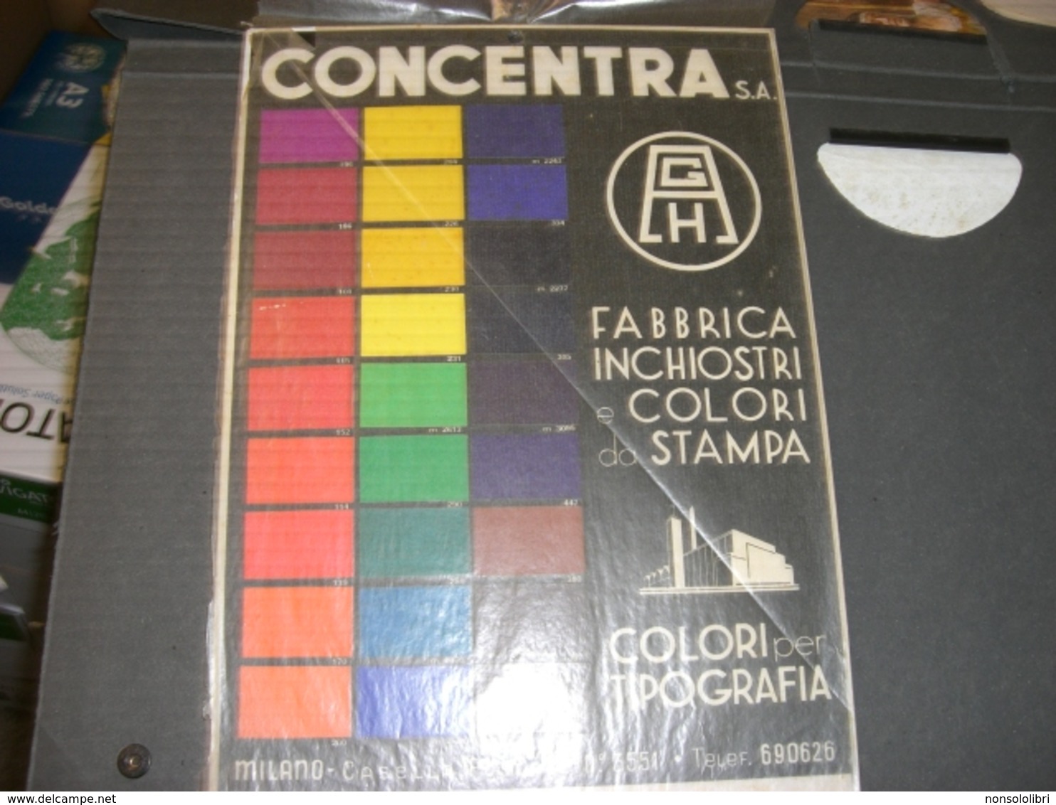 TARGA PUBBLICITARIA IN CARTONE FABBRICA COLORI CONCENTRA MILANO - Plaques En Carton