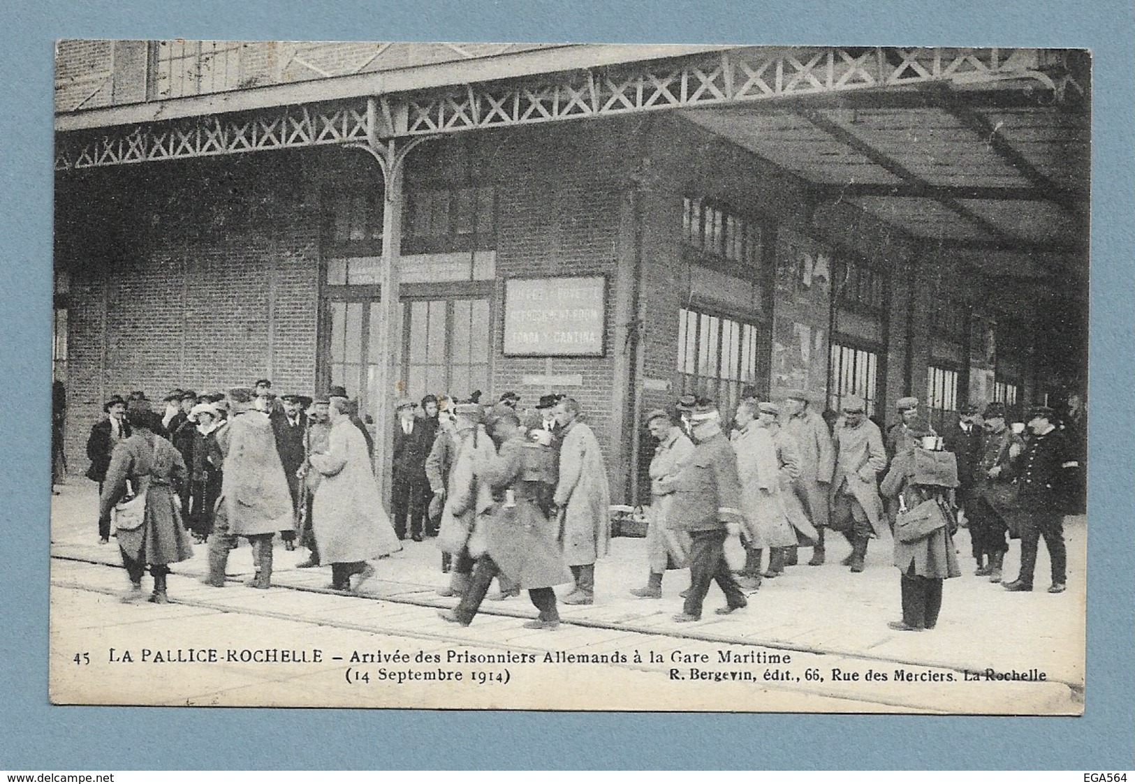 K2 - La Grande Guerre. La Pallice-Rochelle, Arrivée Des Prisonniers Allemands à La Gare Maritime Le 14 Septembre 1914. - Guerre 1914-18